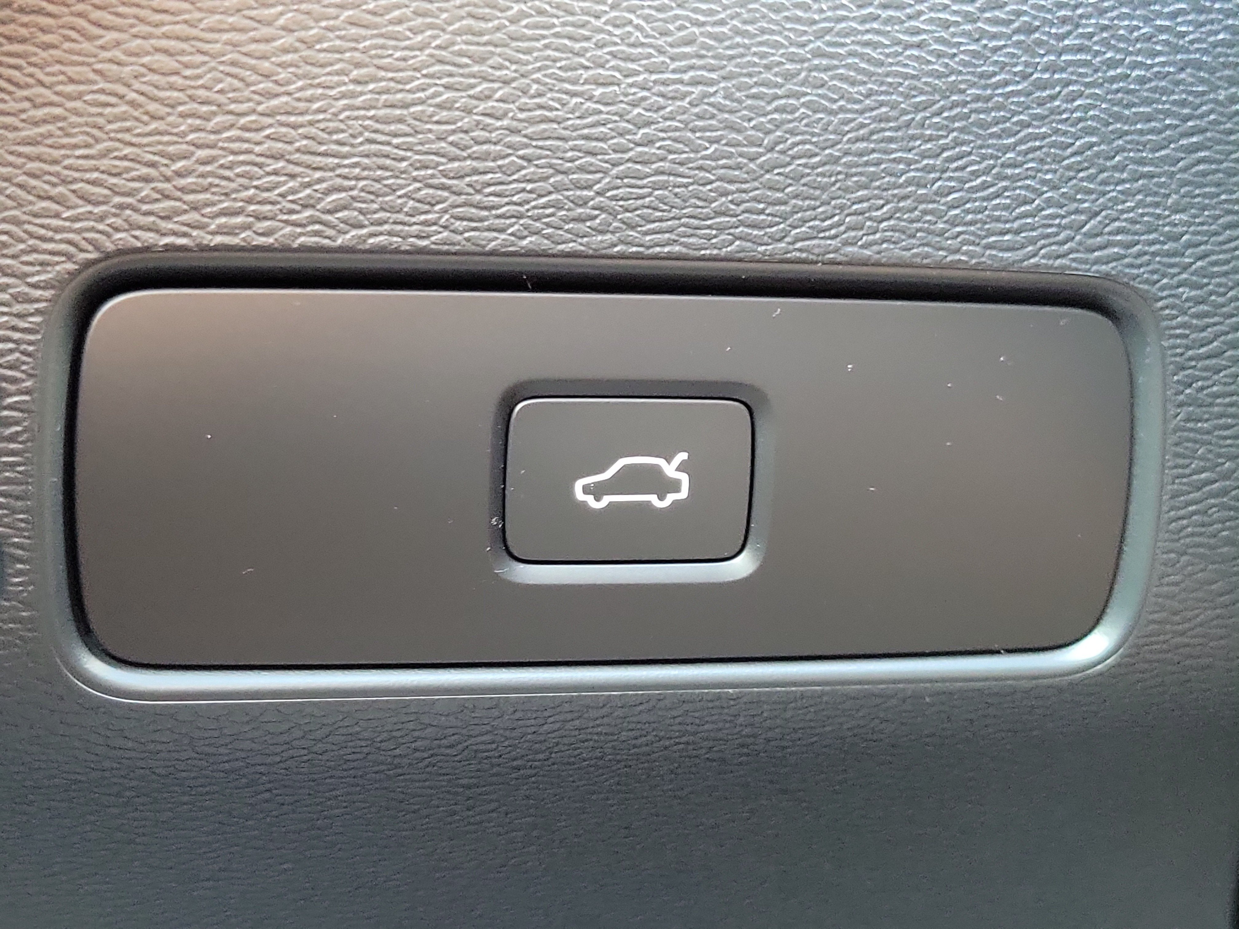 2026 Volvo XC40 Ultra Black Edition