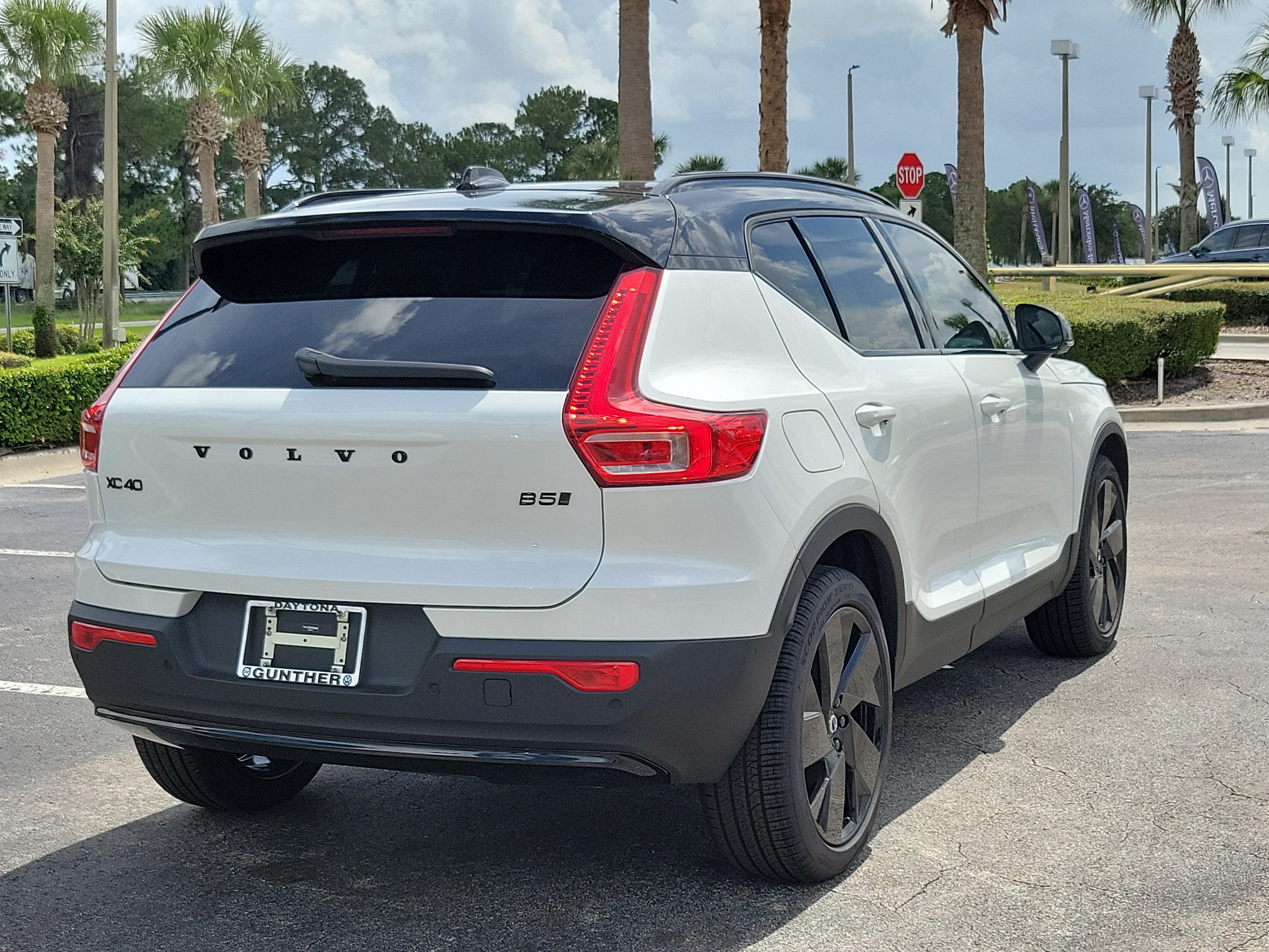 2026 Volvo XC40 Ultra Black Edition