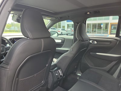 2026 Volvo XC40 Ultra Black Edition