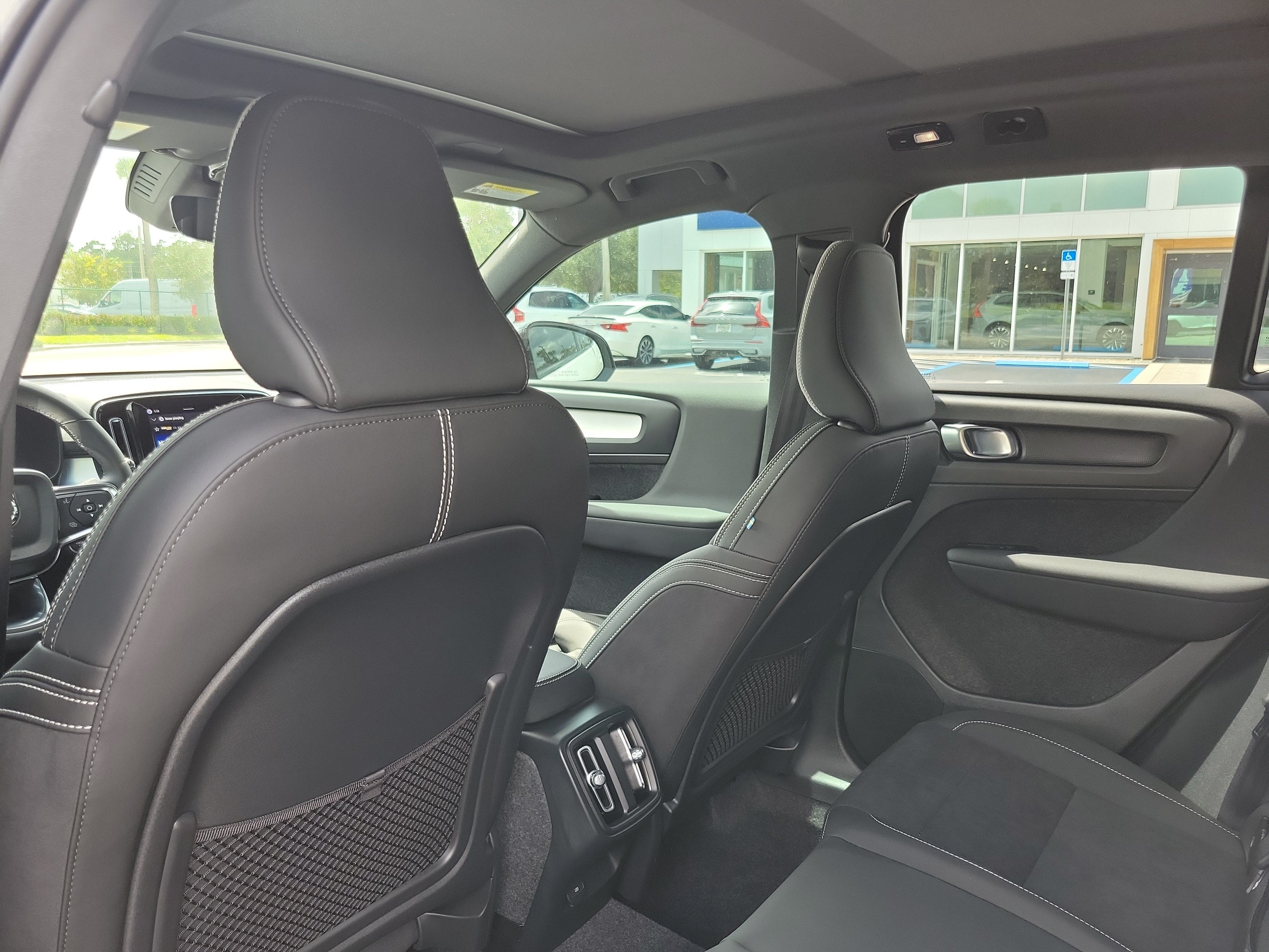 2026 Volvo XC40 Ultra Black Edition