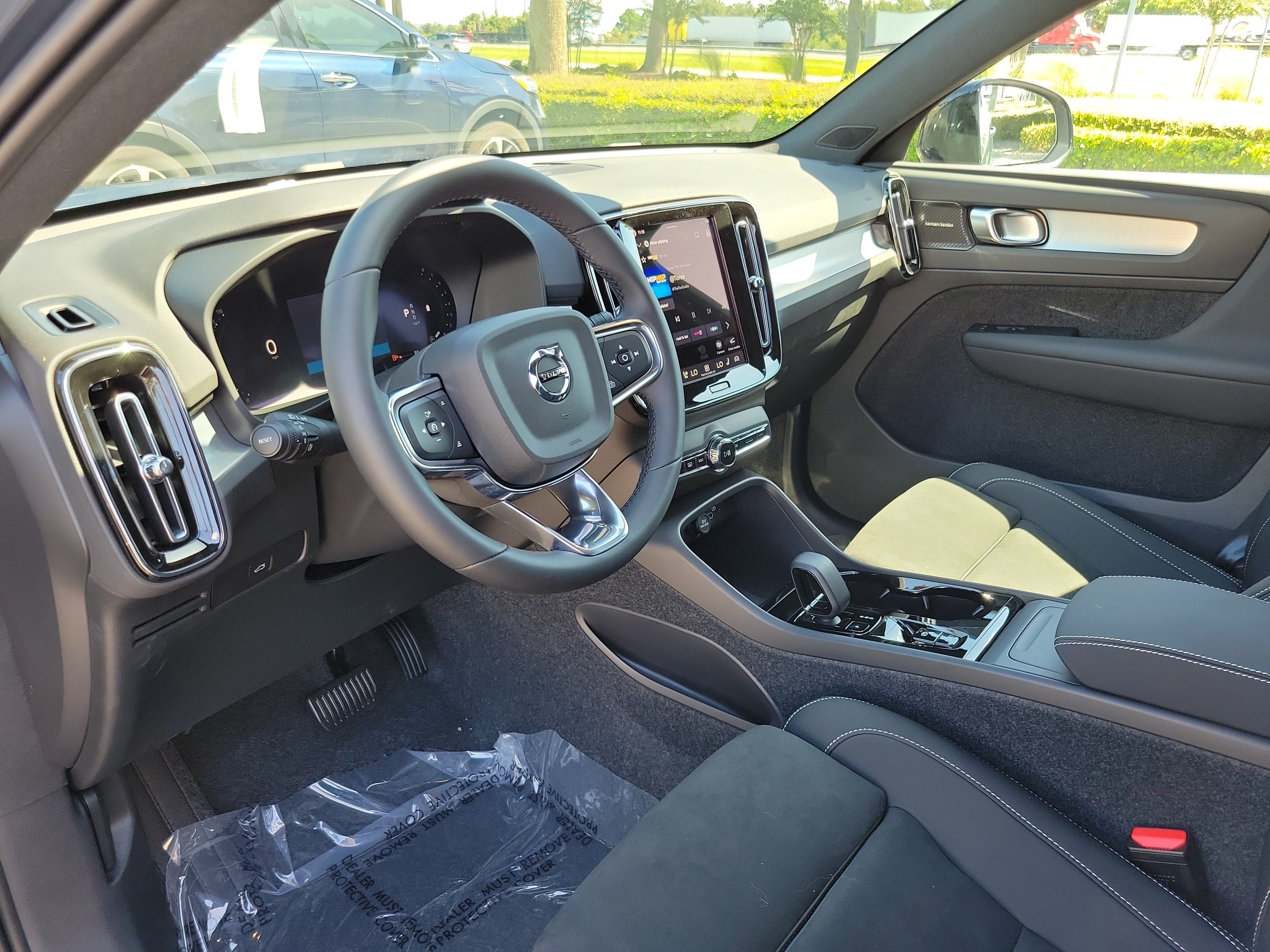 2026 Volvo XC40 Ultra Black Edition