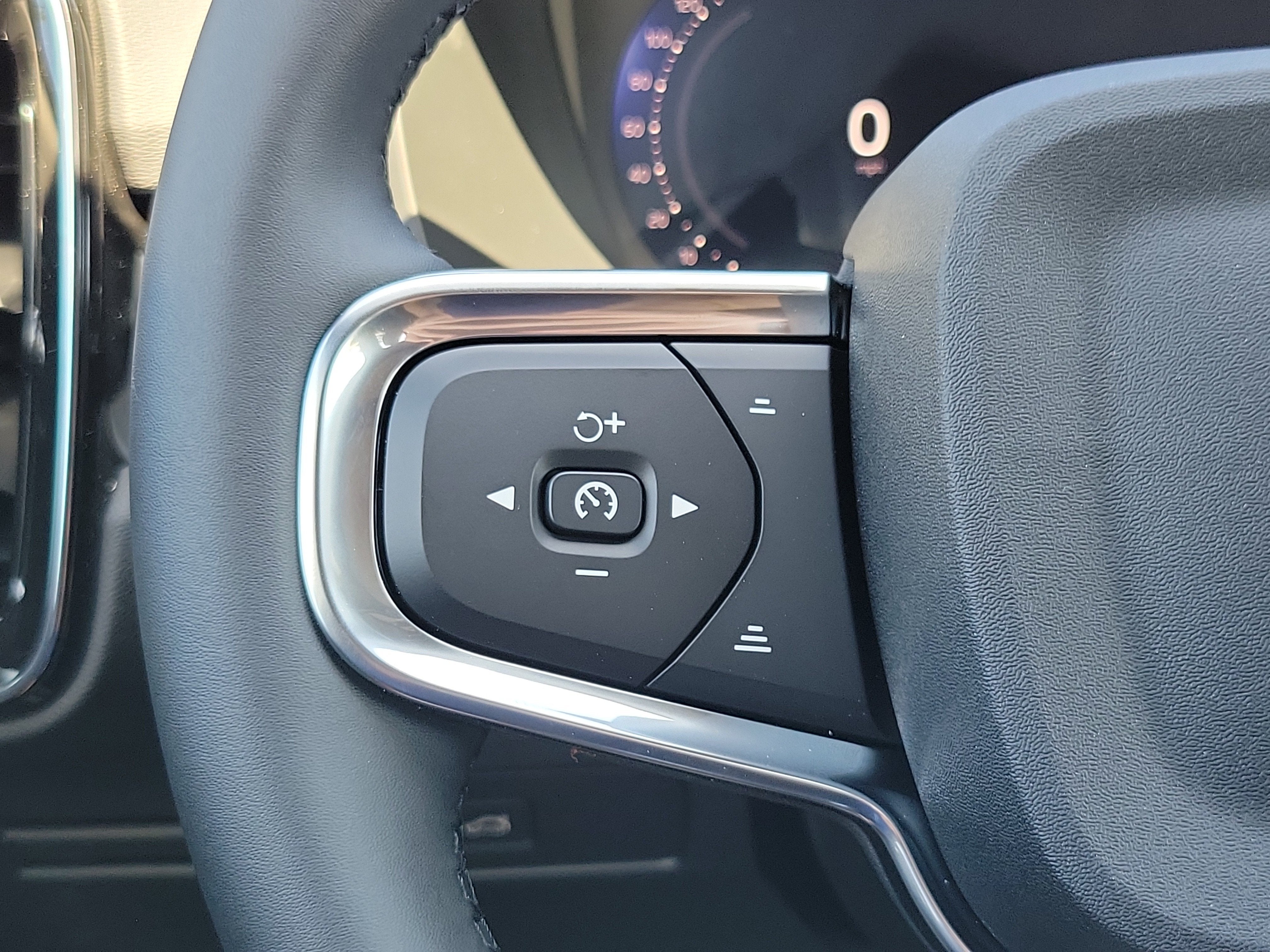 2026 Volvo XC40 Ultra Black Edition