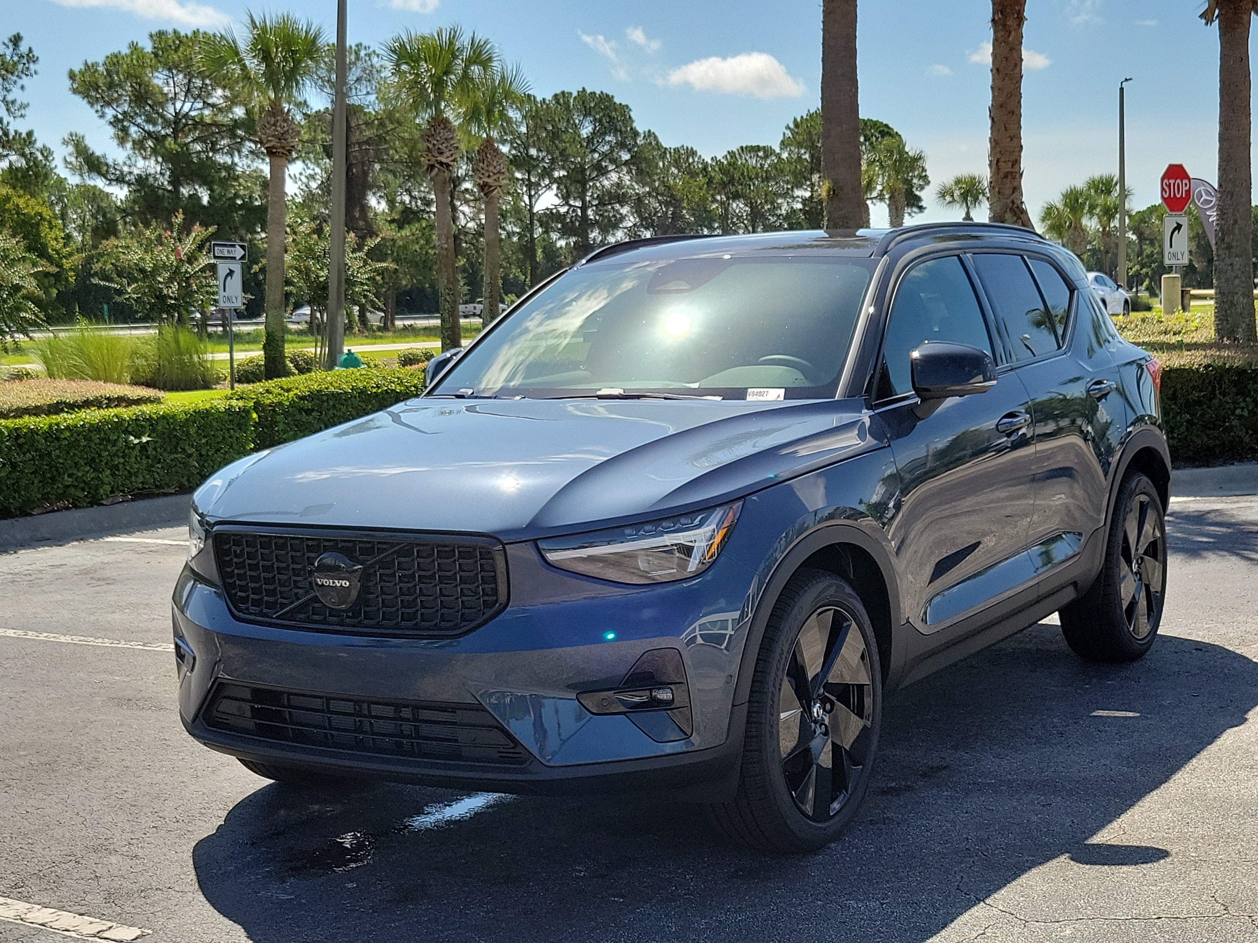 2026 Volvo XC40 Ultra Black Edition