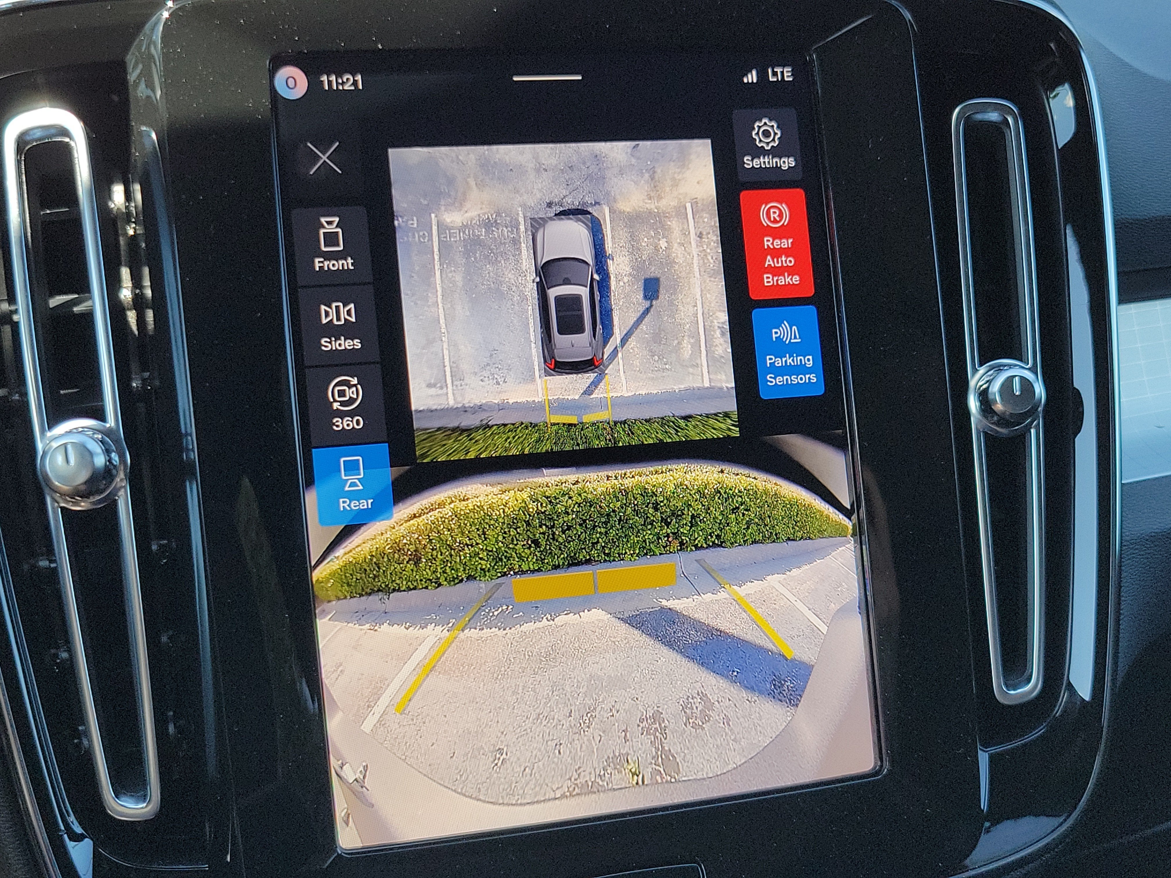 2026 Volvo XC40 Ultra Black Edition