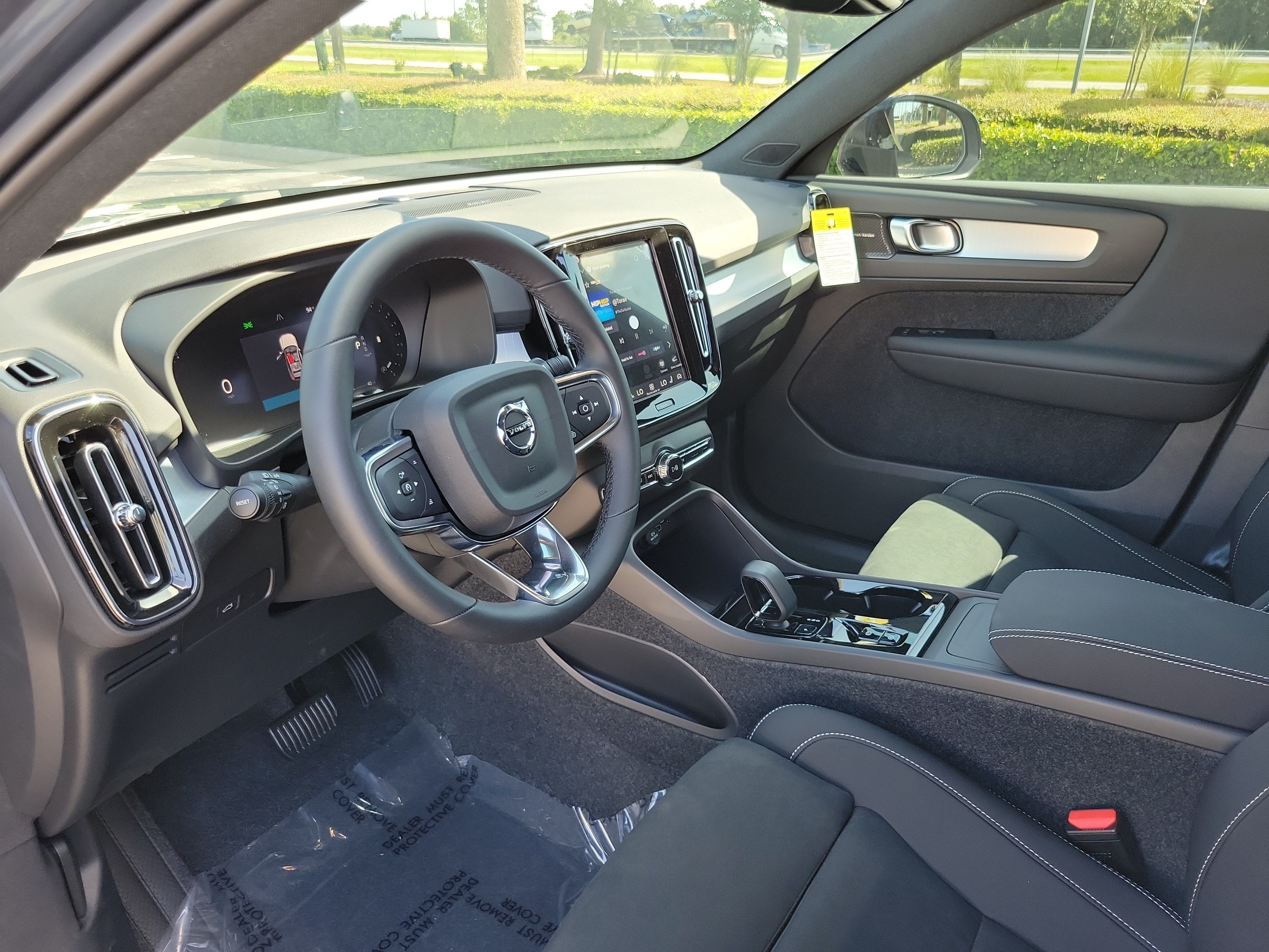 2026 Volvo XC40 Ultra Black Edition