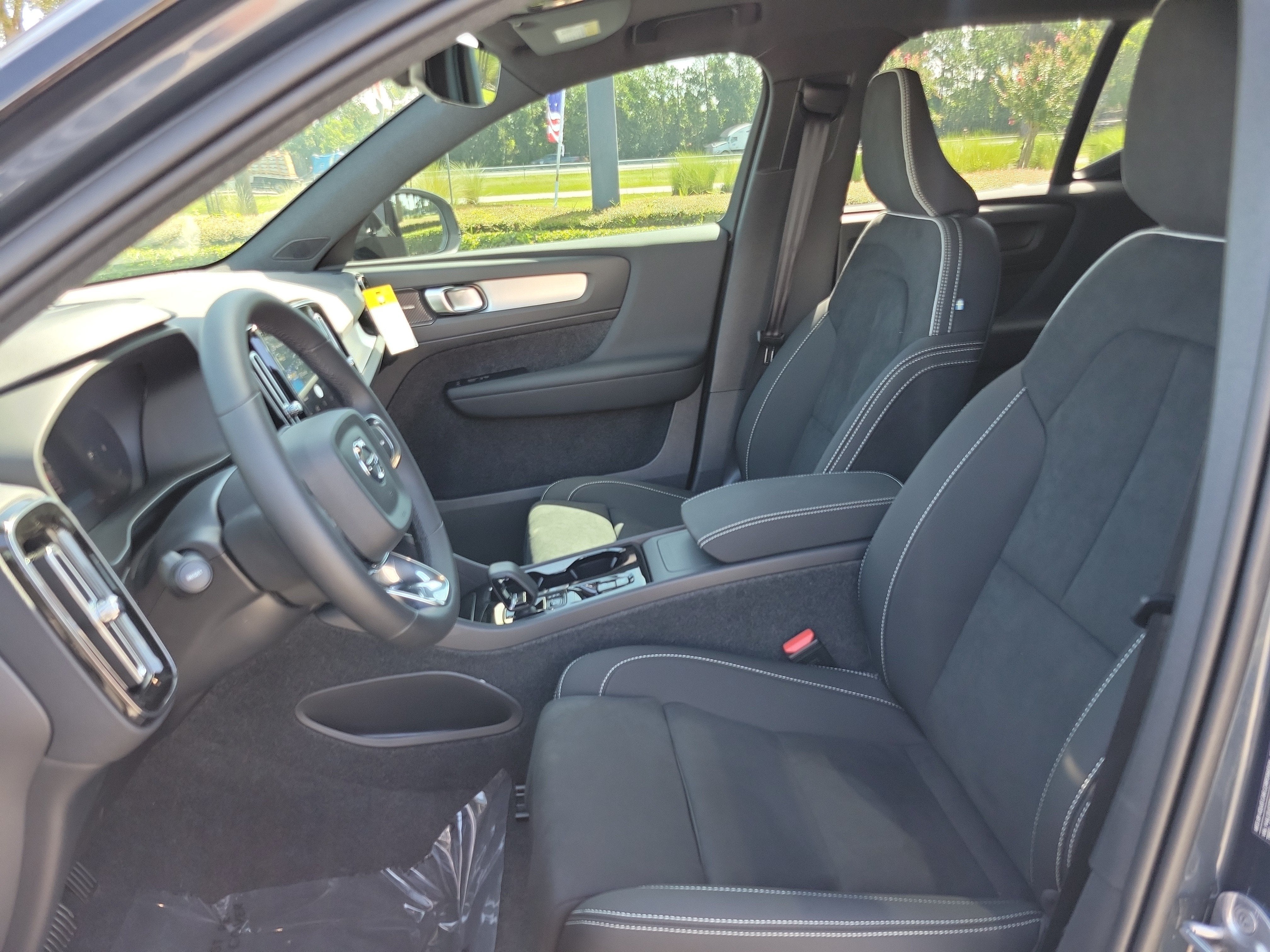 2026 Volvo XC40 Ultra Black Edition