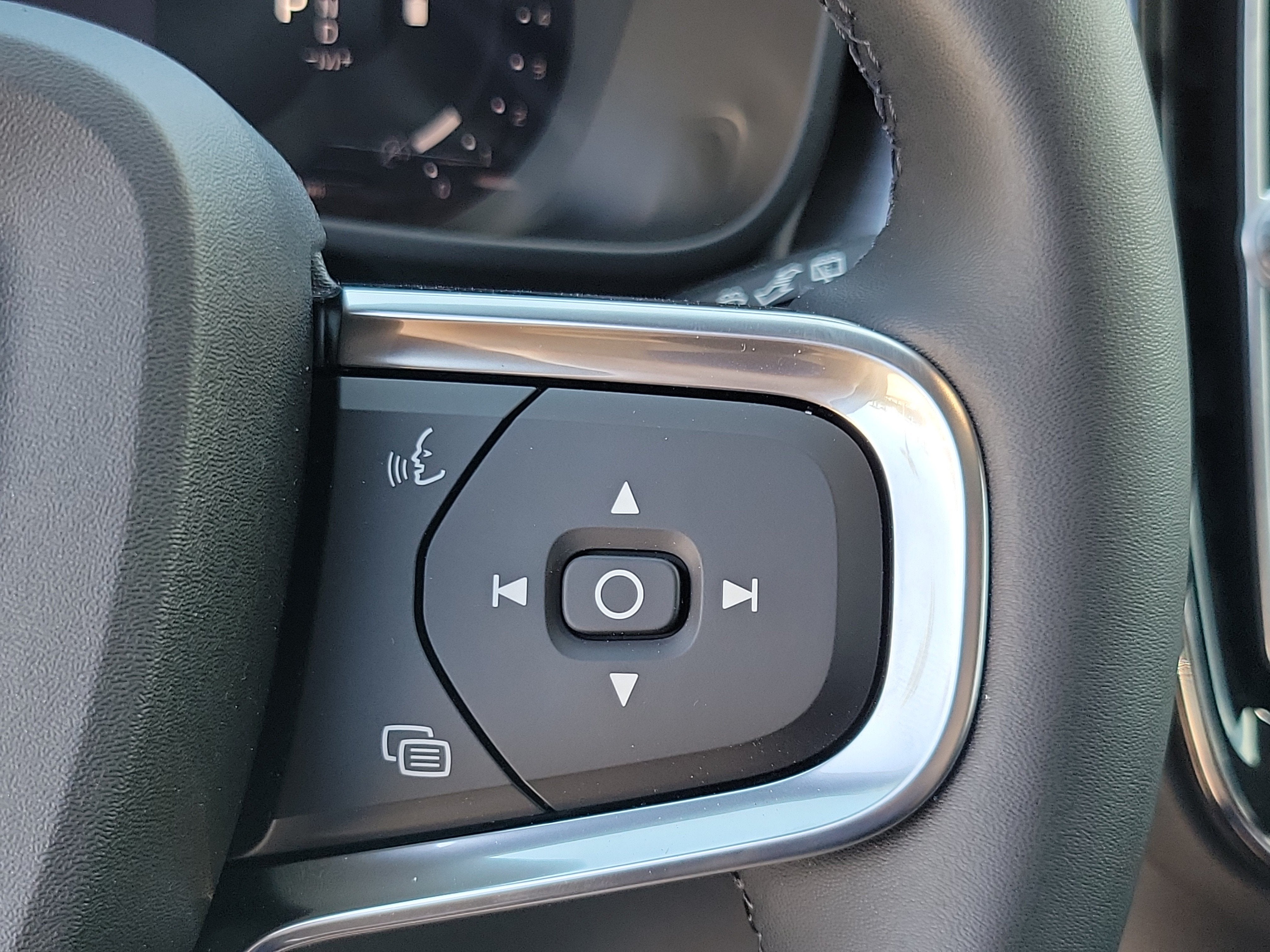 2026 Volvo XC40 Ultra Black Edition