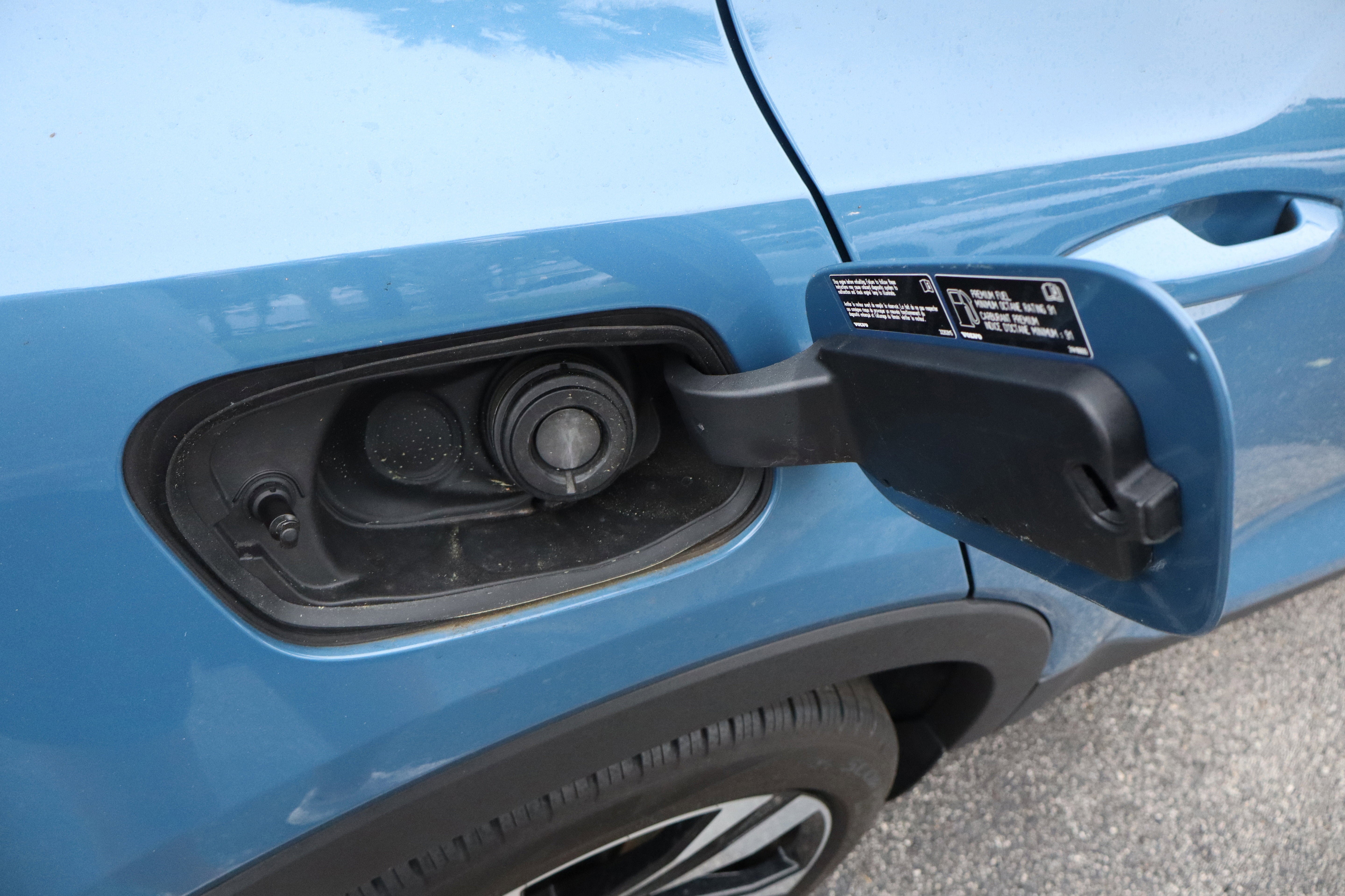 2023 Volvo XC40 Plus Bright Theme