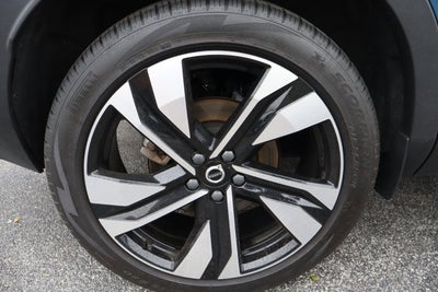 2023 Volvo XC40 Plus Bright Theme