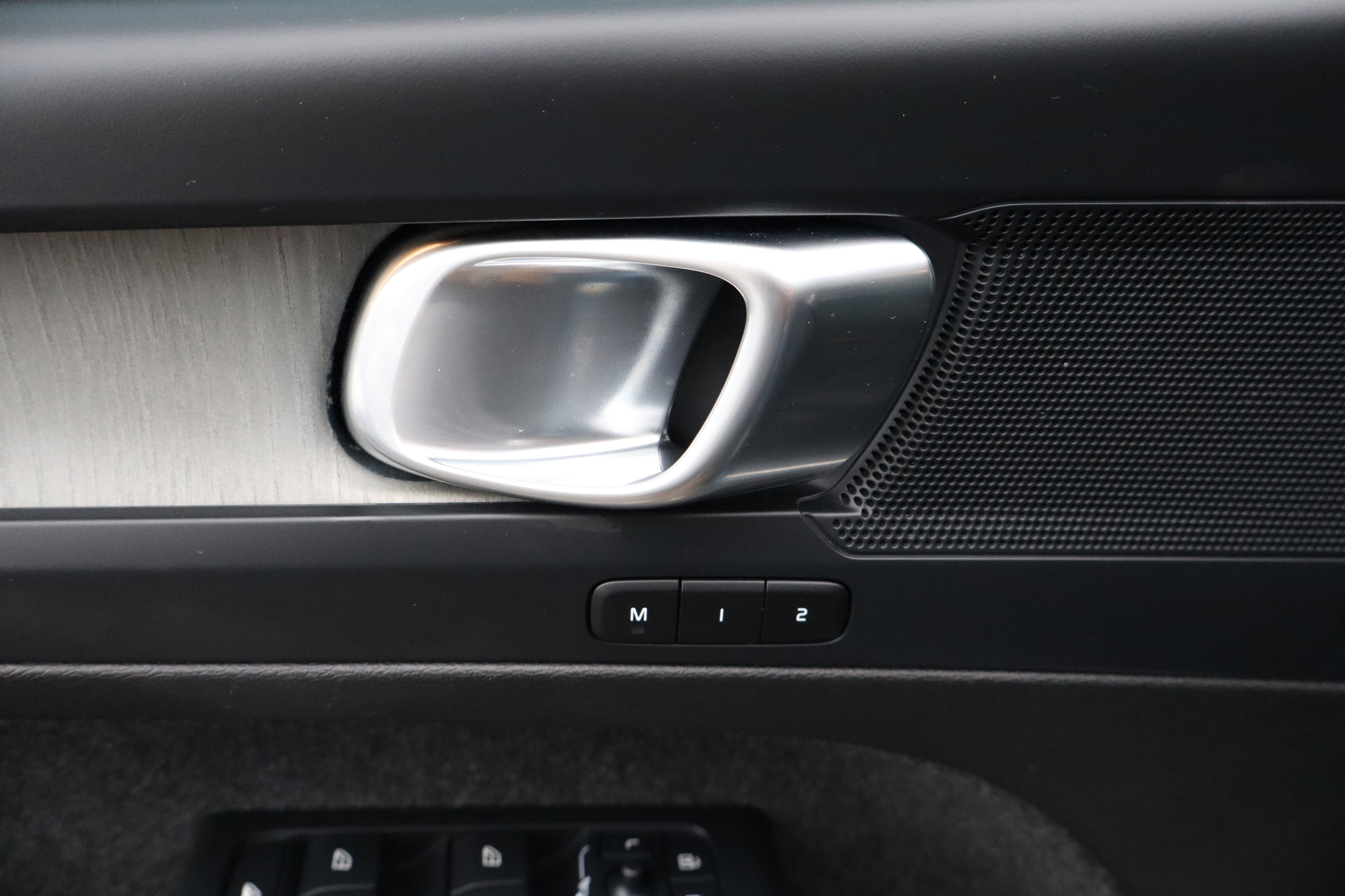 2023 Volvo XC40 Plus Bright Theme