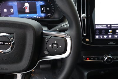 2023 Volvo XC40 Plus Bright Theme