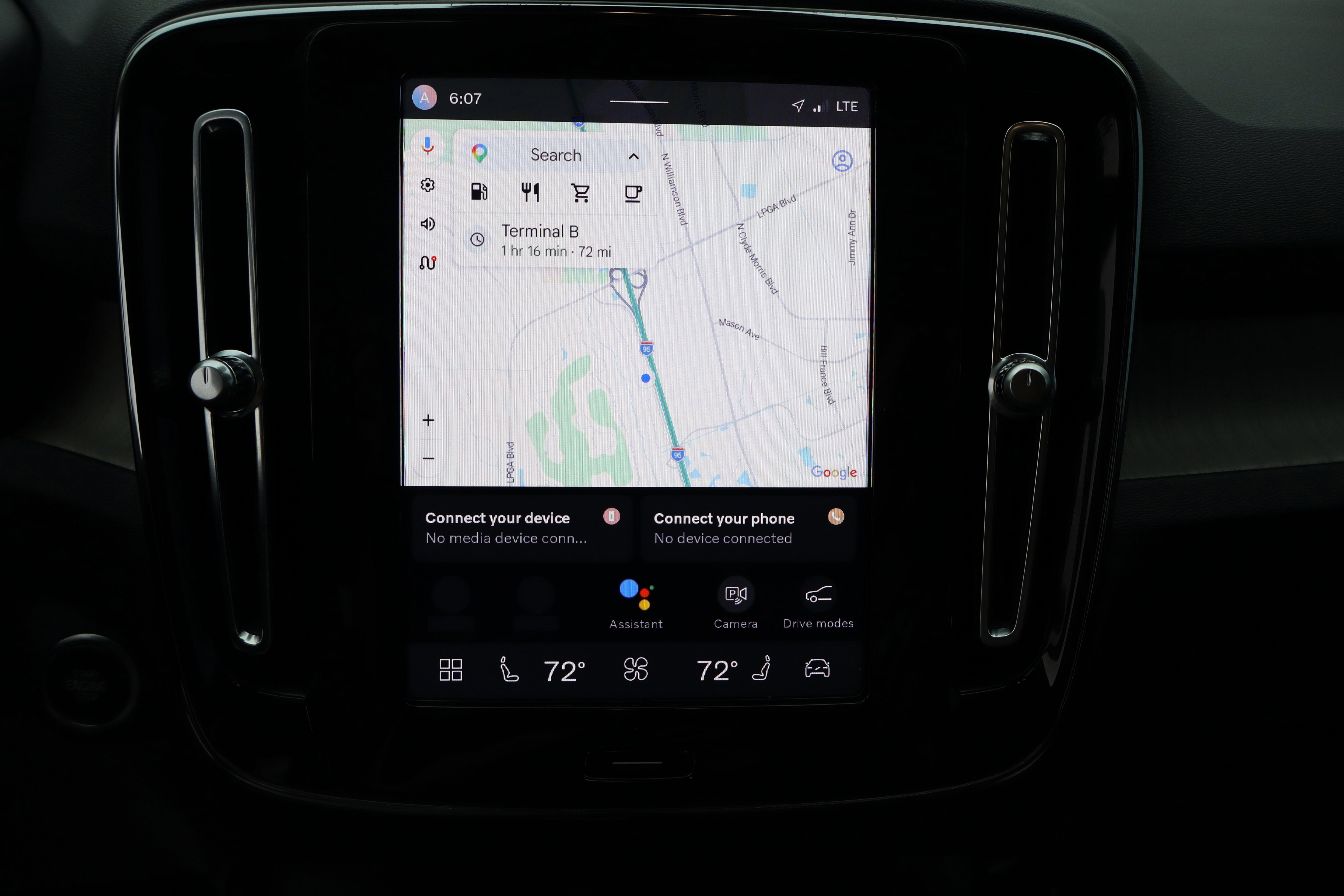 2023 Volvo XC40 Plus Bright Theme