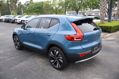 2023 Volvo XC40 Plus Bright Theme