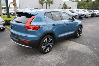 2023 Volvo XC40 Plus Bright Theme