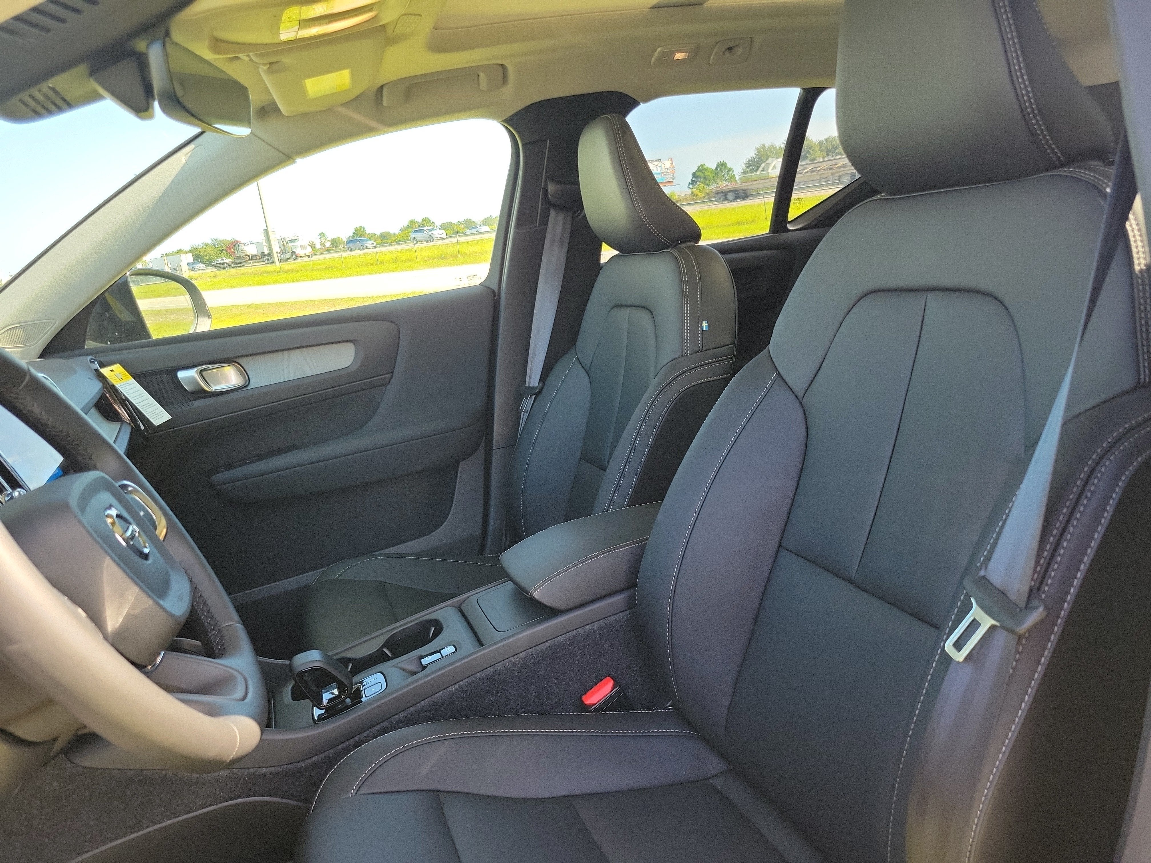 2026 Volvo XC40 Core