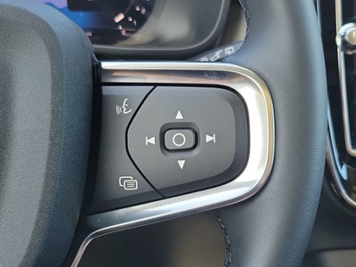 2026 Volvo XC40 Core