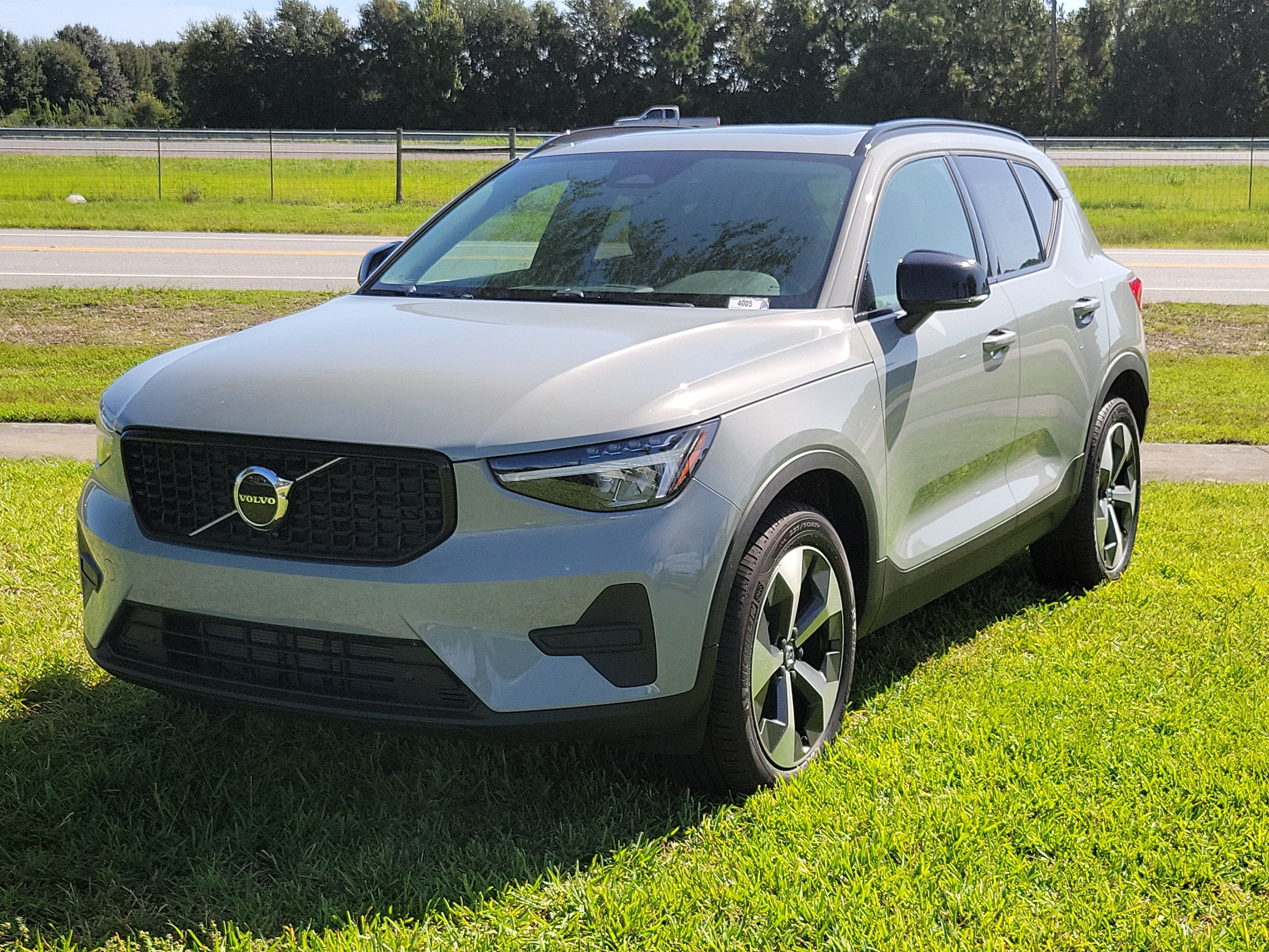 2026 Volvo XC40 Core