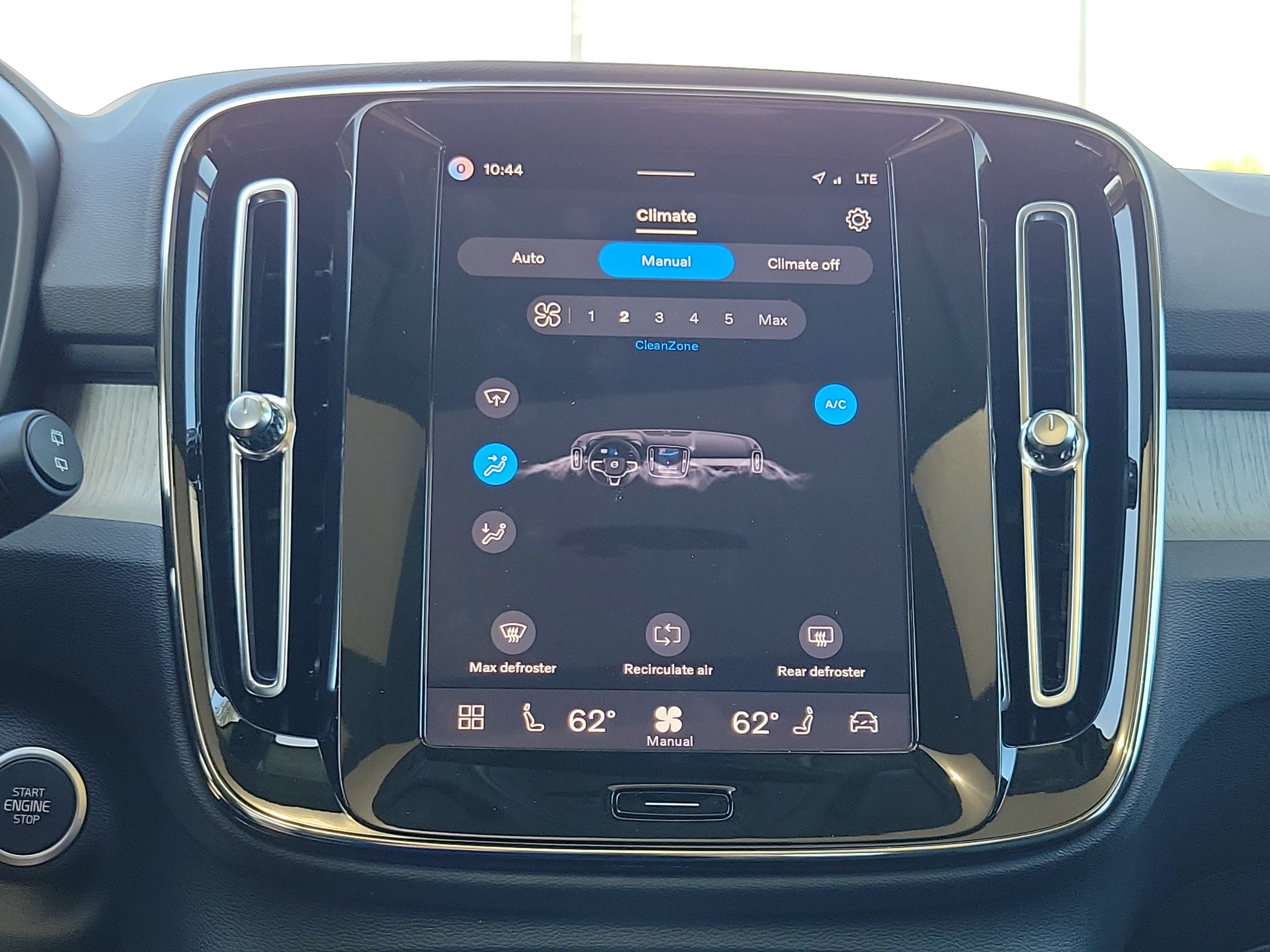 2026 Volvo XC40 Core