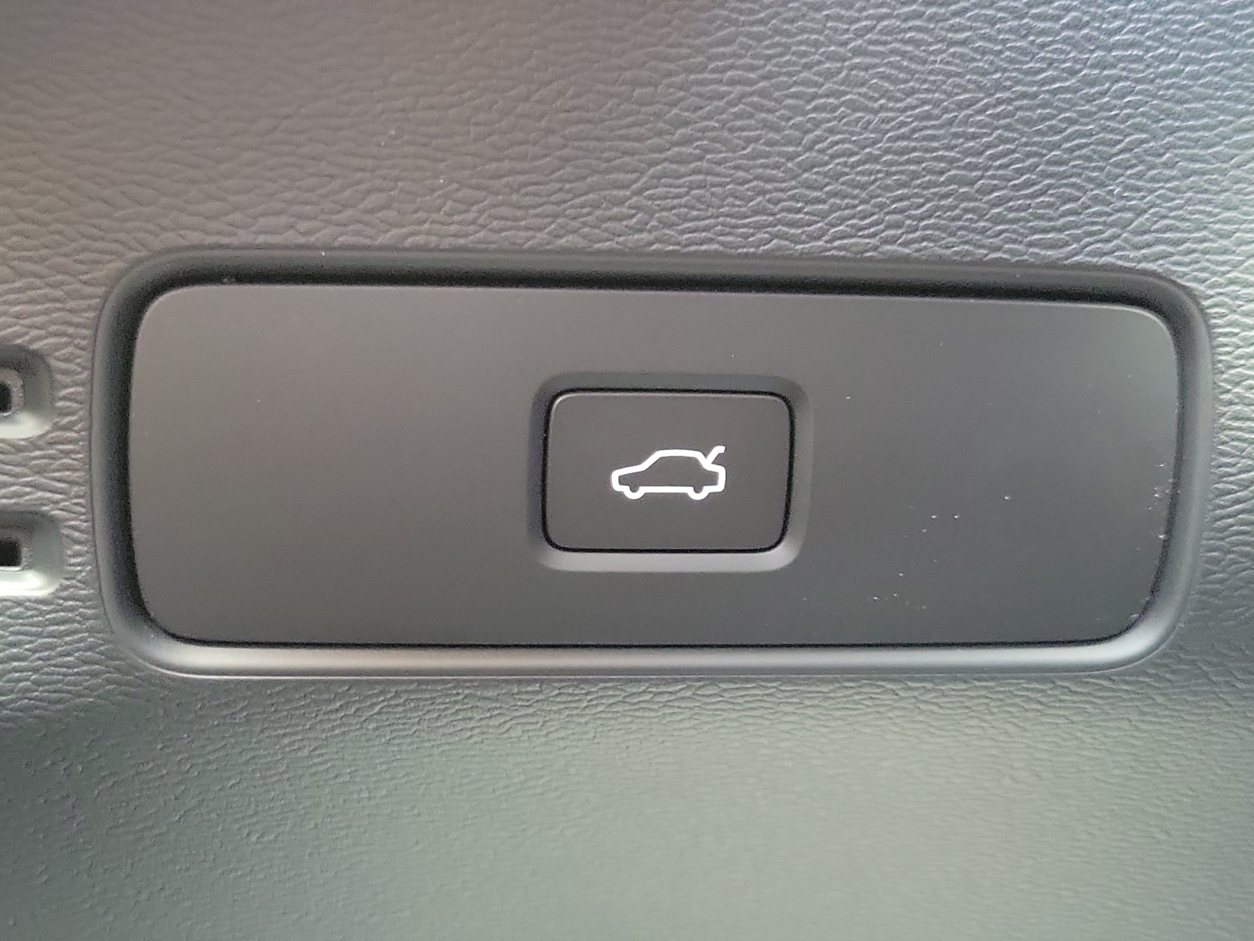 2026 Volvo XC40 Core