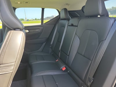 2026 Volvo XC40 Core