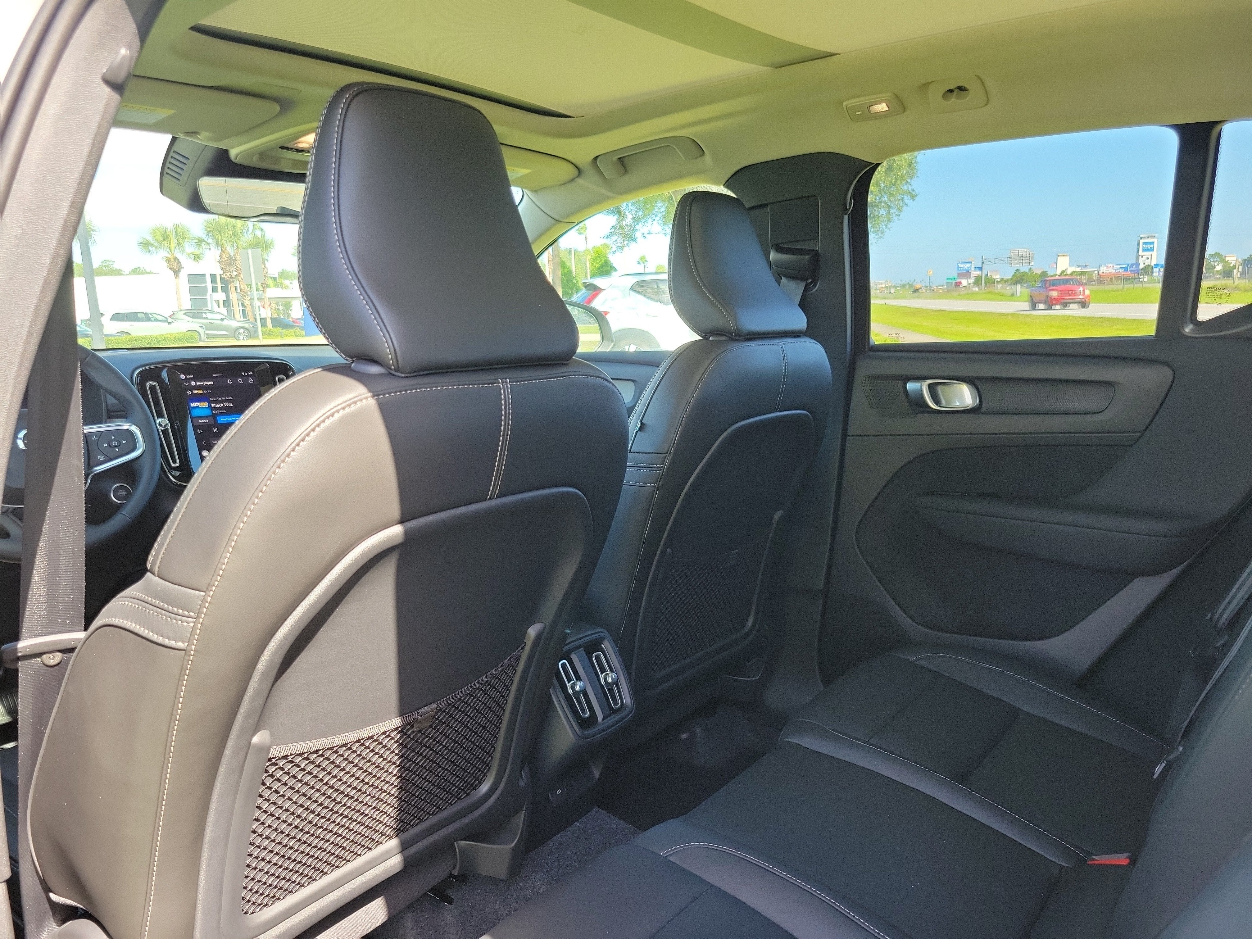 2026 Volvo XC40 Core
