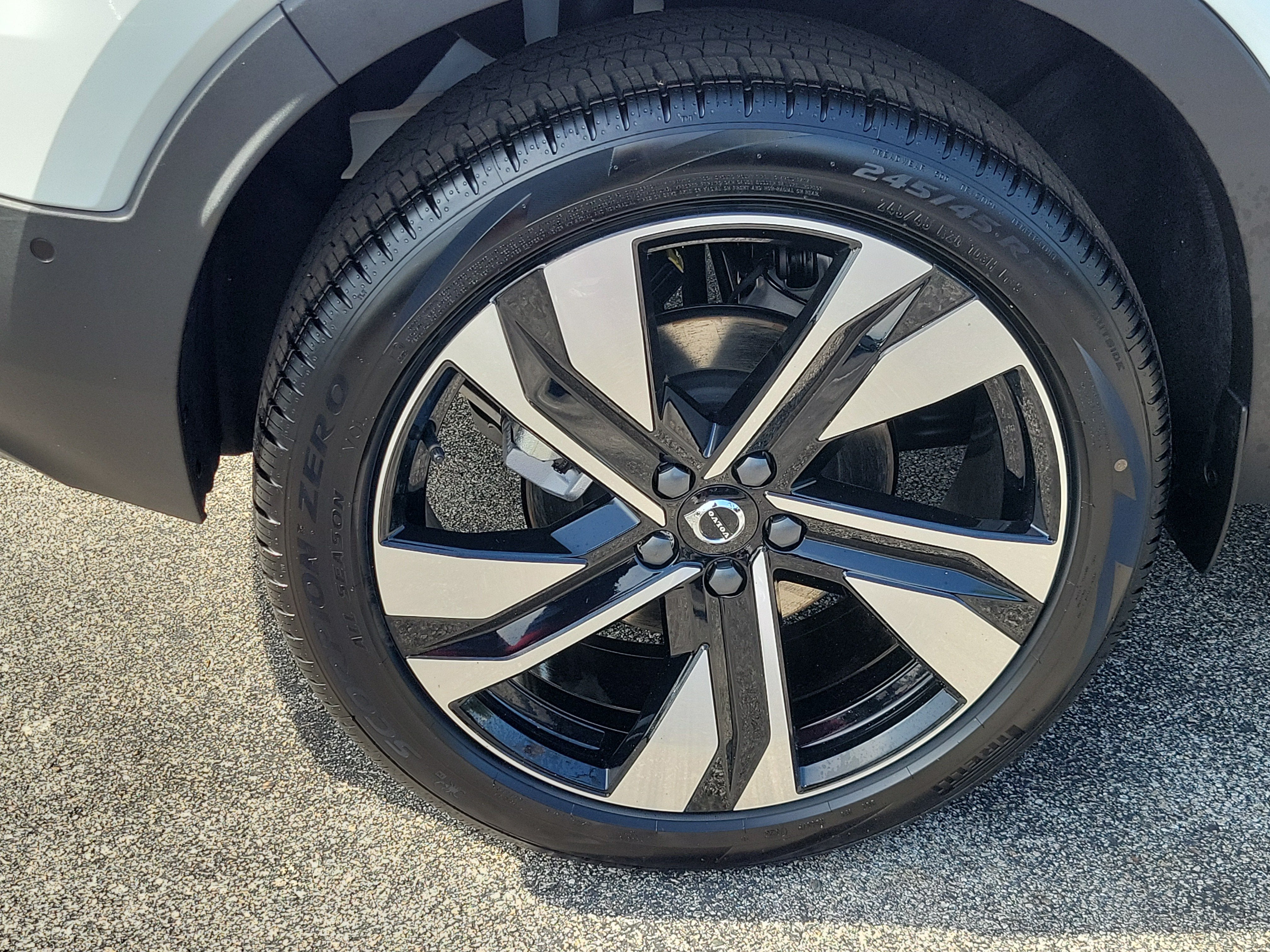 2026 Volvo XC40 Ultra