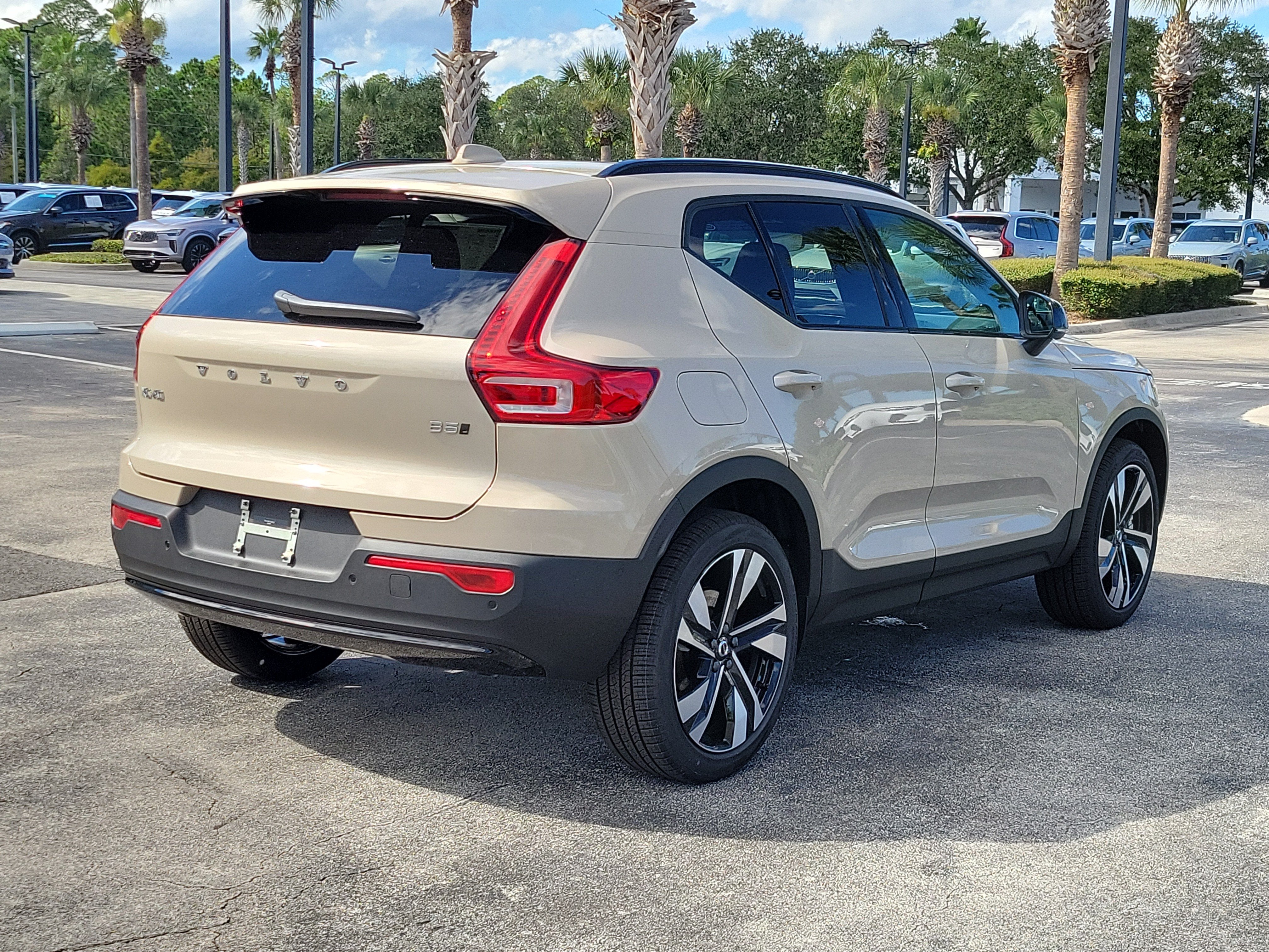 2026 Volvo XC40 Ultra