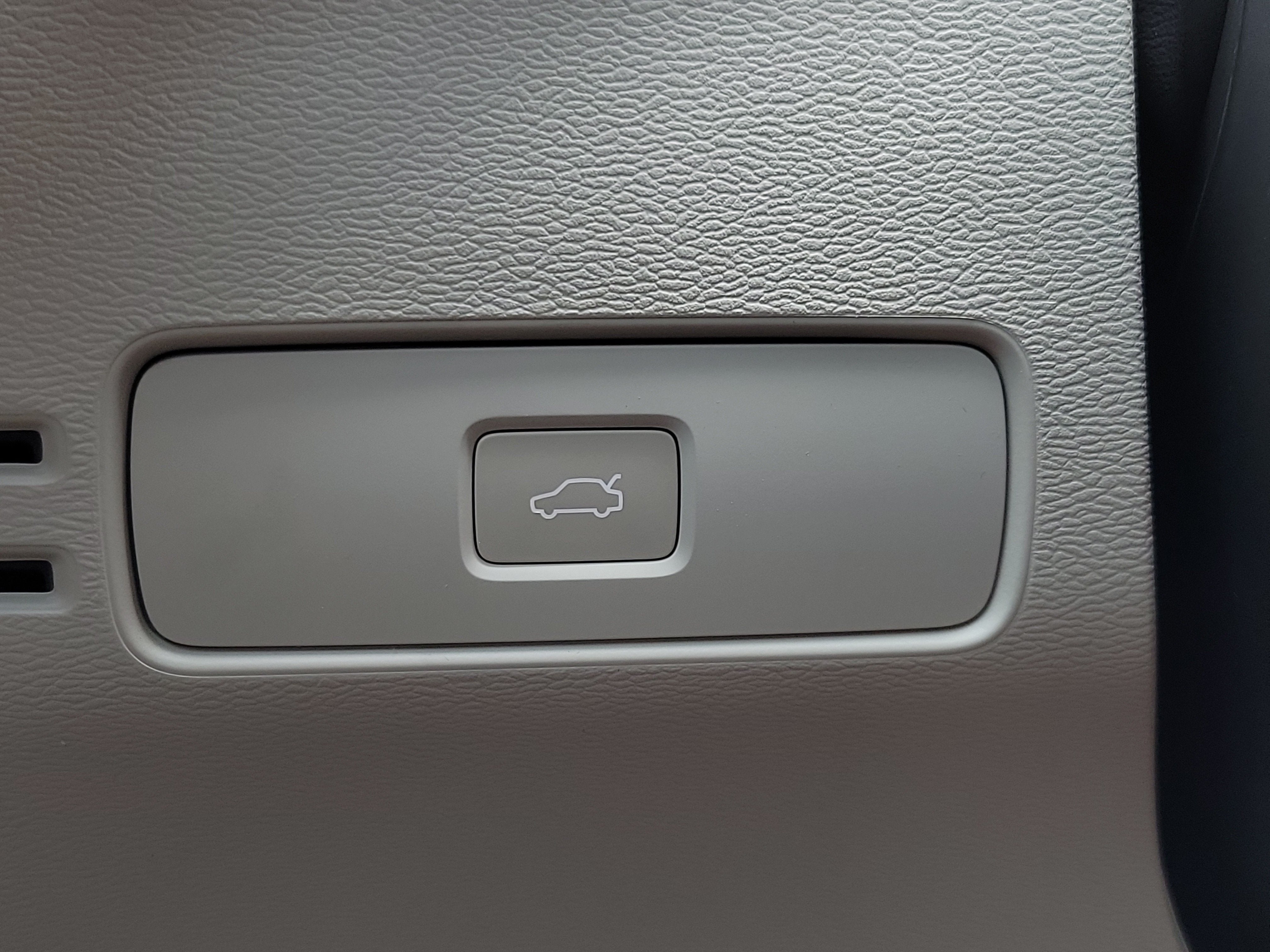 2026 Volvo XC40 Ultra
