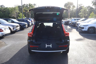 2023 Volvo XC40 Plus Bright Theme