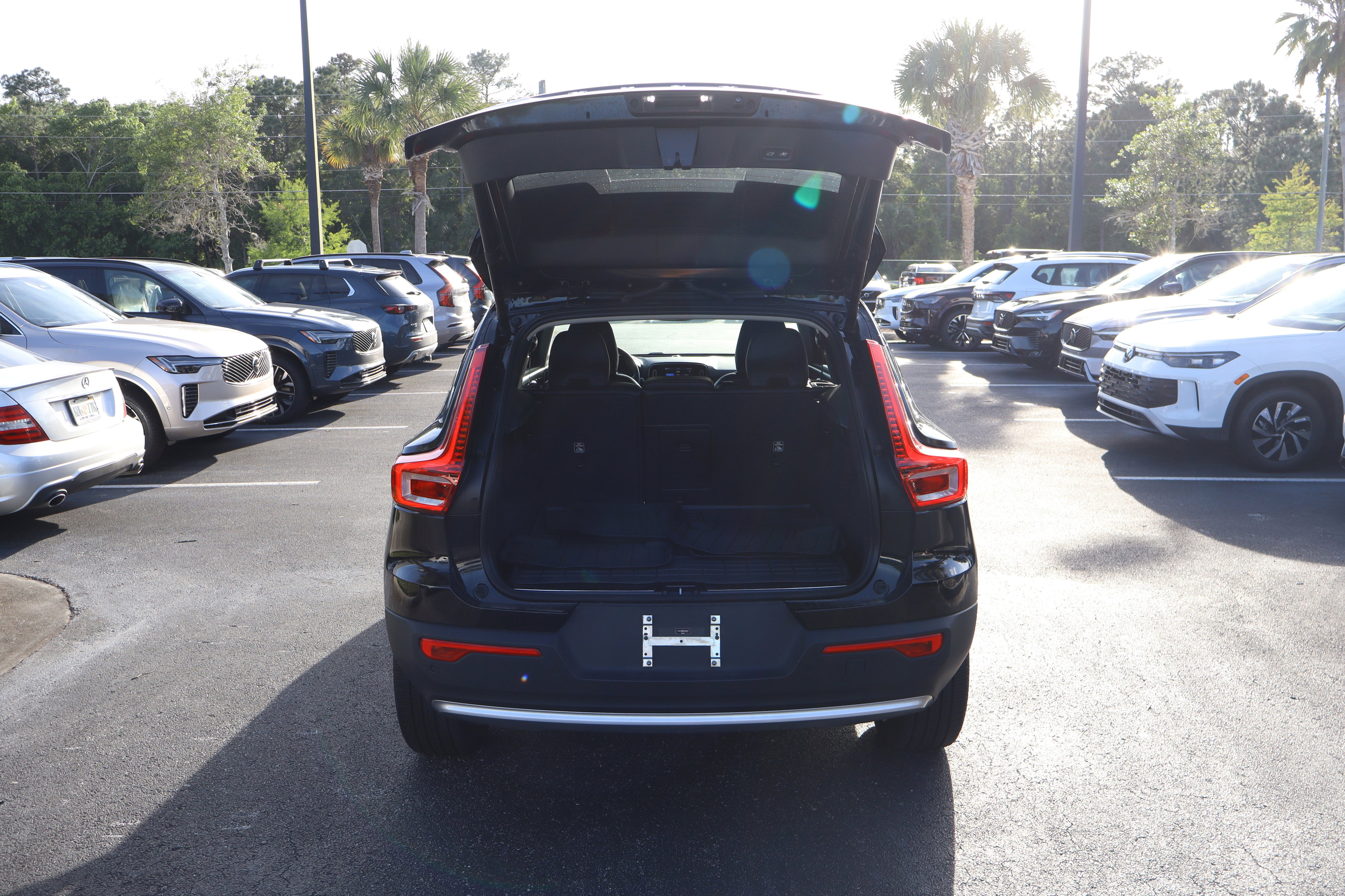 2023 Volvo XC40 Plus Bright Theme