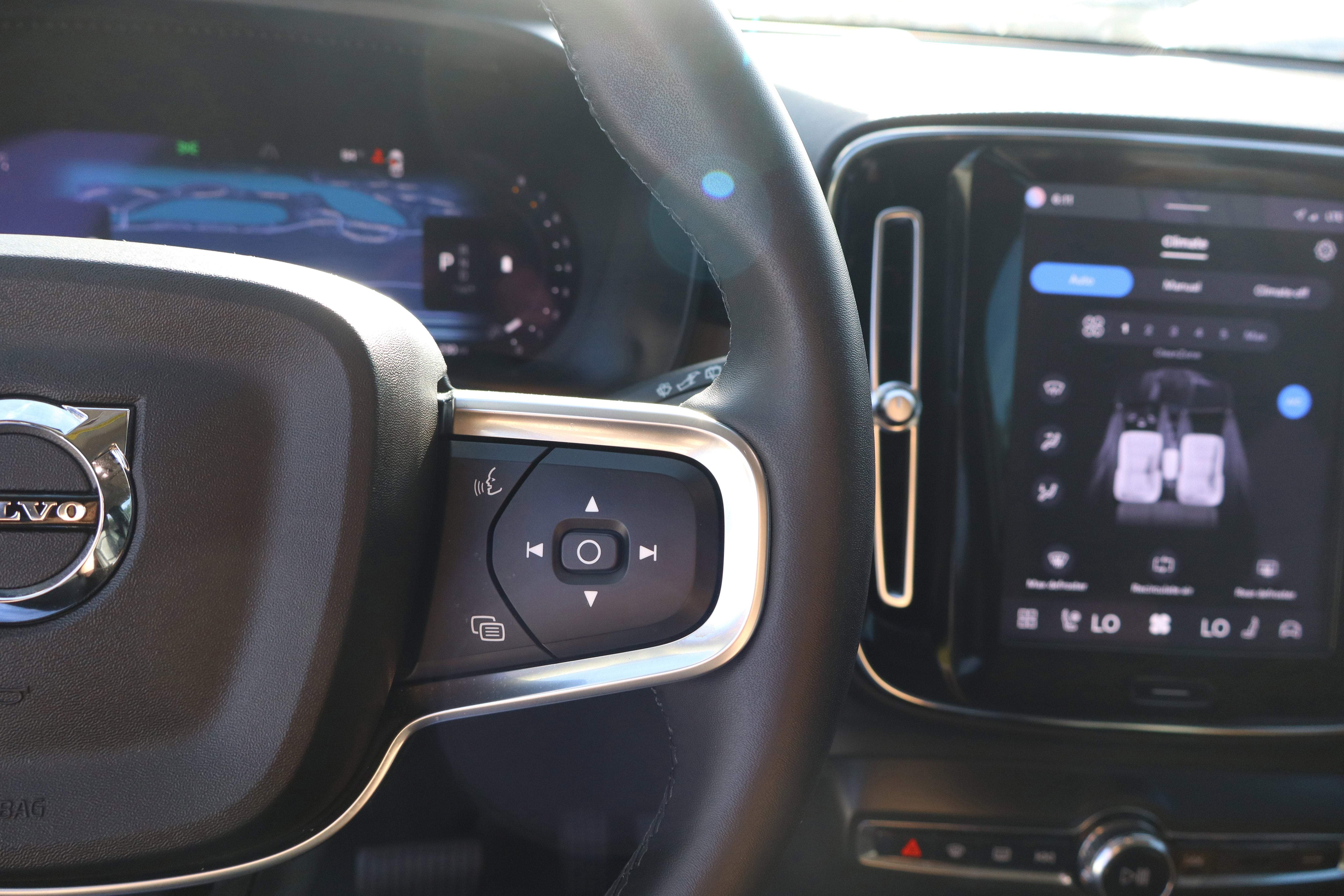 2023 Volvo XC40 Plus Bright Theme