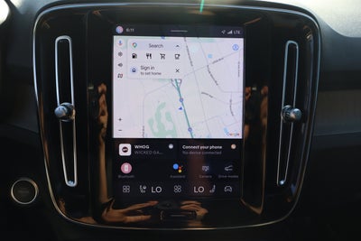 2023 Volvo XC40 Plus Bright Theme