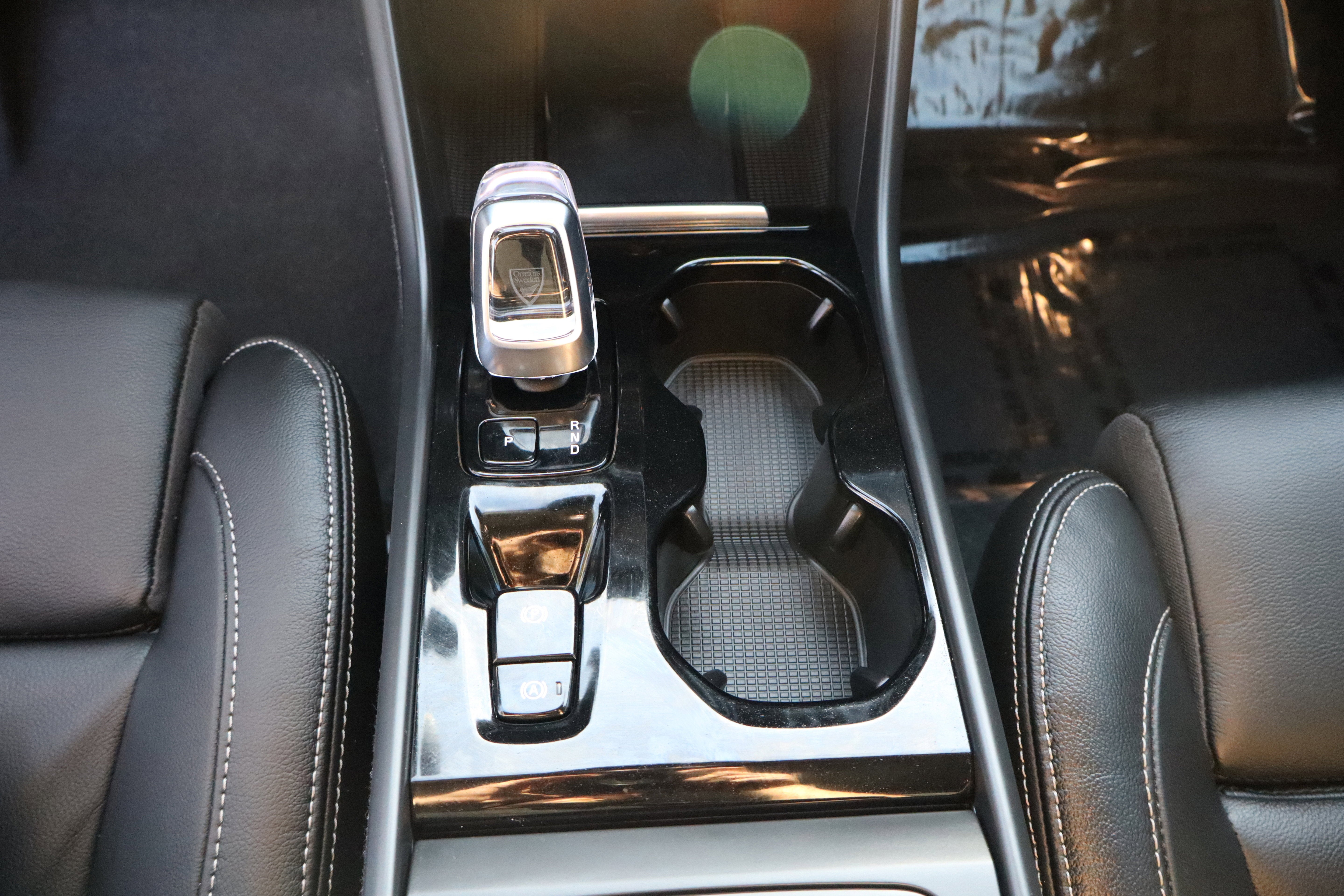 2023 Volvo XC40 Plus Bright Theme