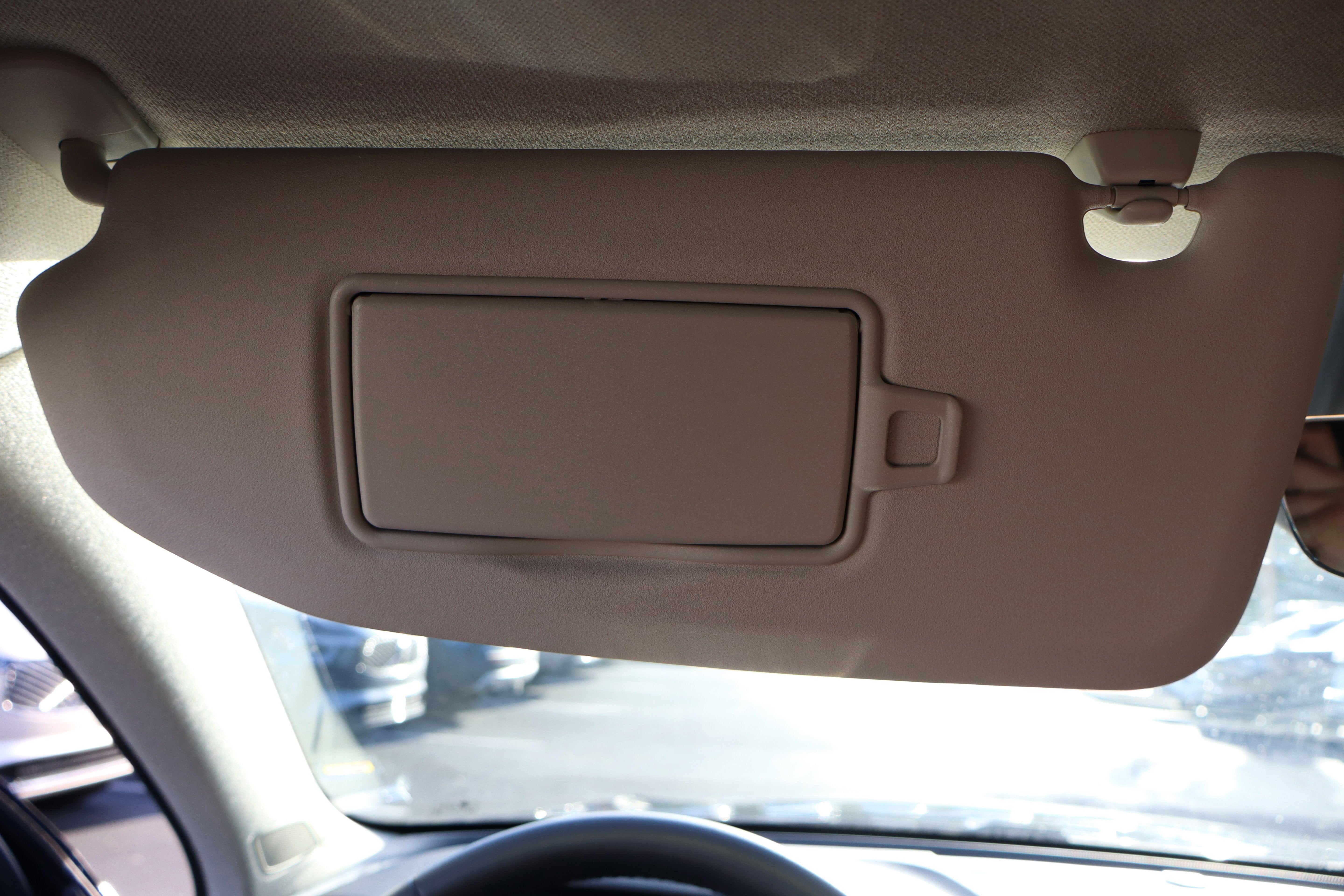 2023 Volvo XC40 Plus Bright Theme