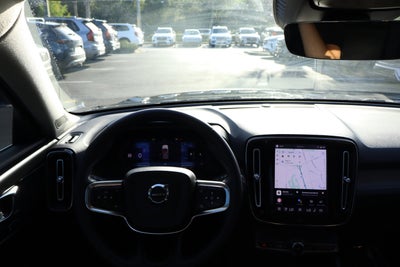 2023 Volvo XC40 Plus Bright Theme
