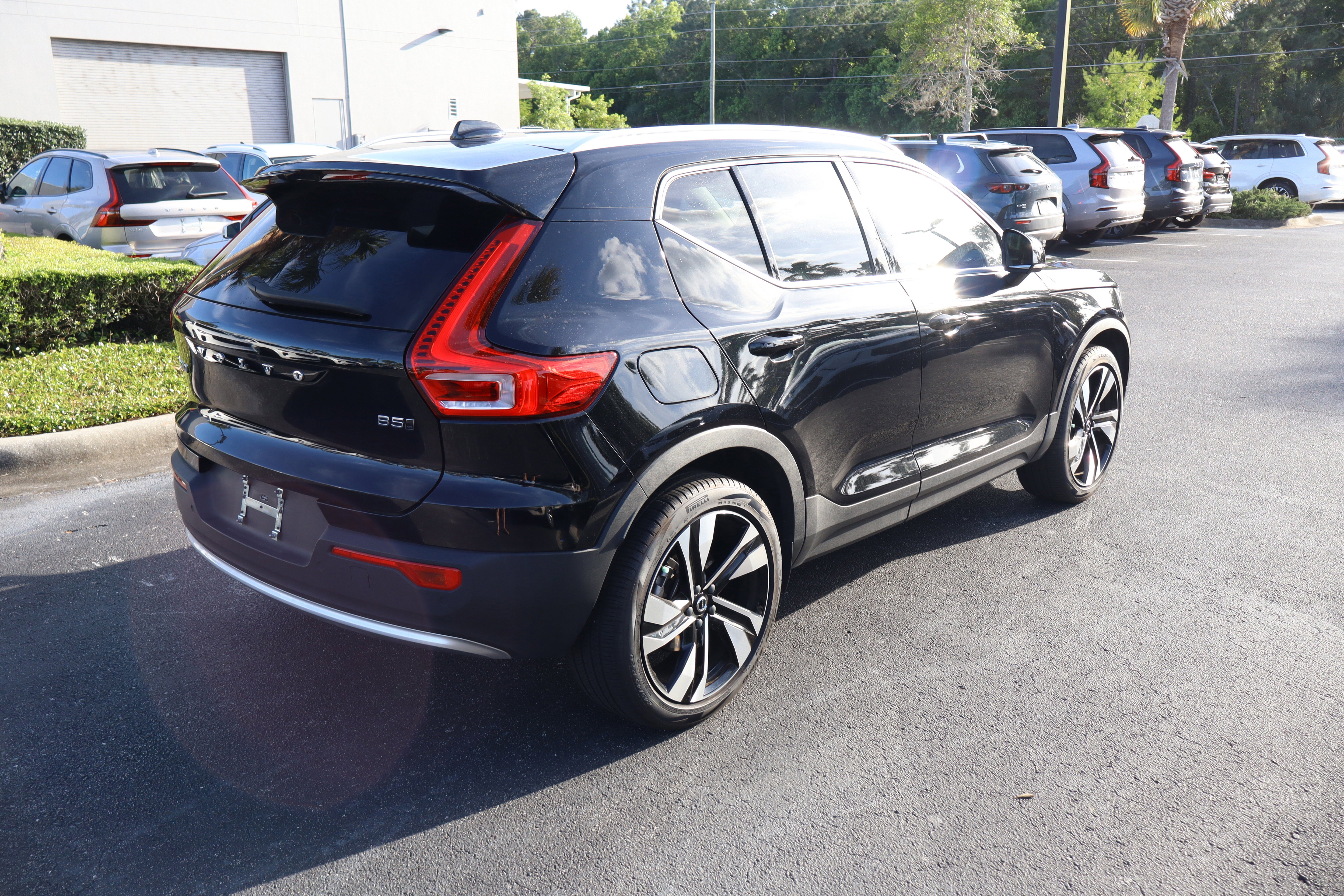2023 Volvo XC40 Plus Bright Theme