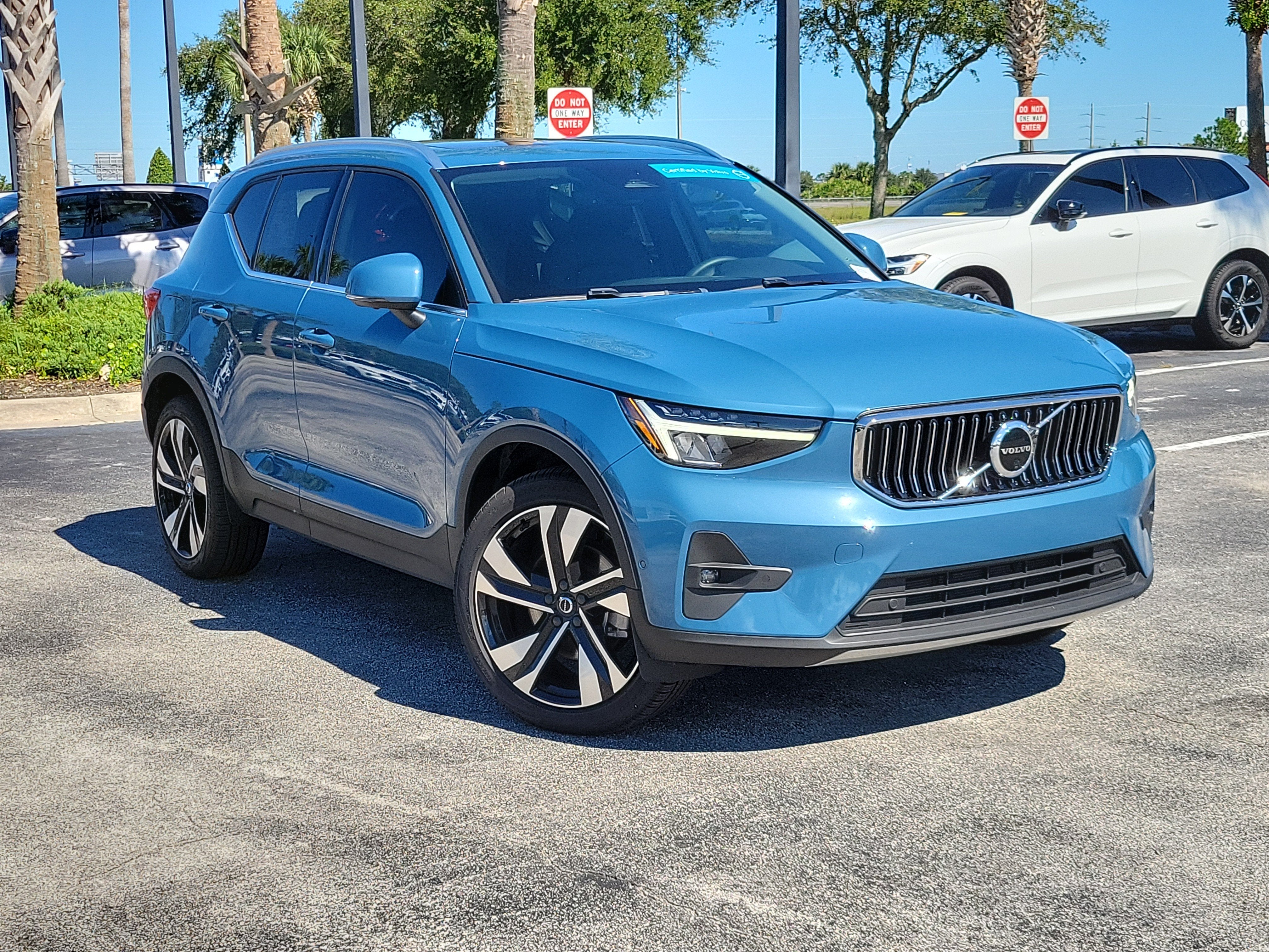2023 Volvo XC40