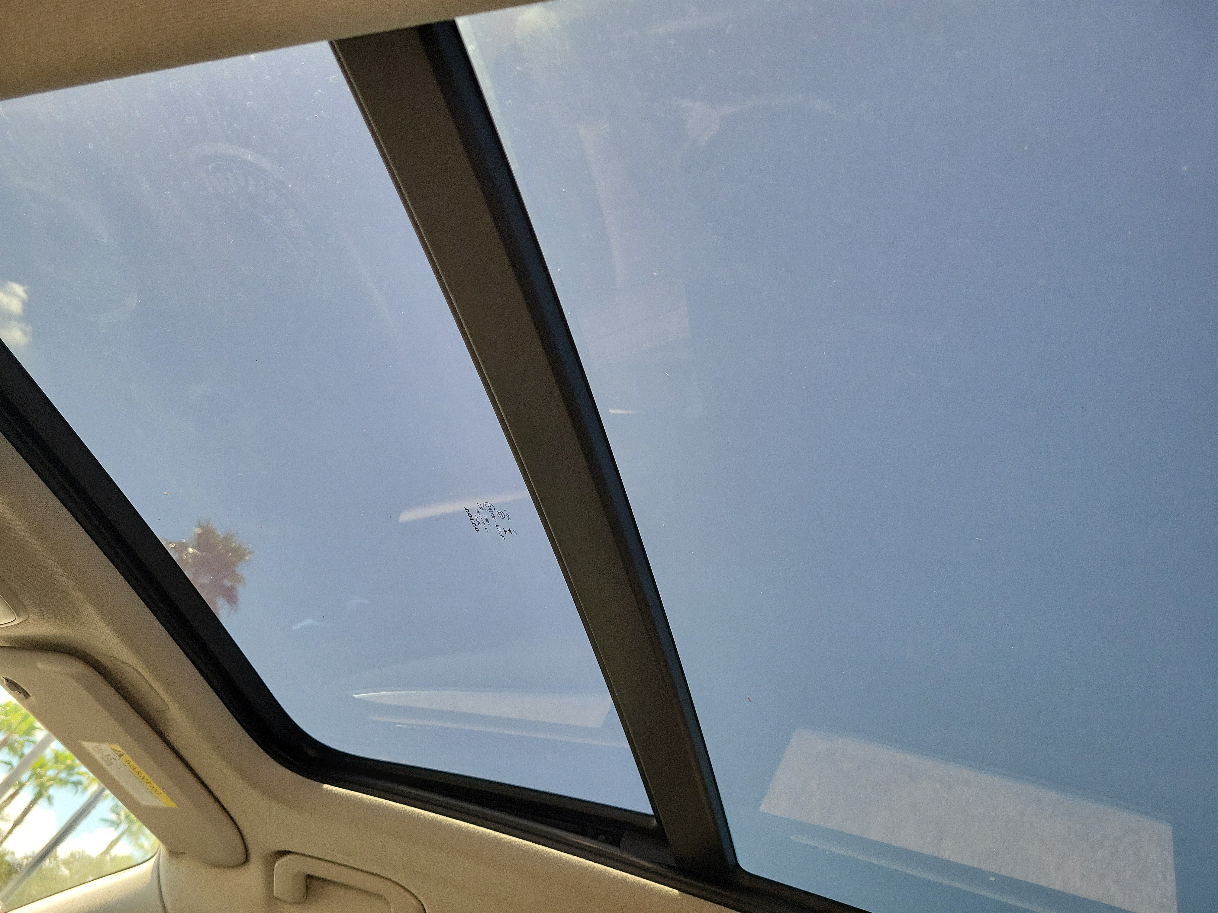 2023 Volvo XC40 Plus Bright Theme