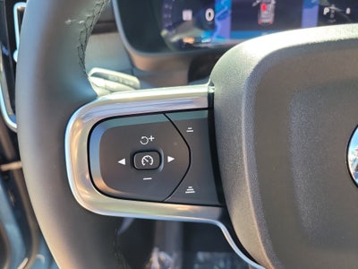 2023 Volvo XC40 Plus Bright Theme