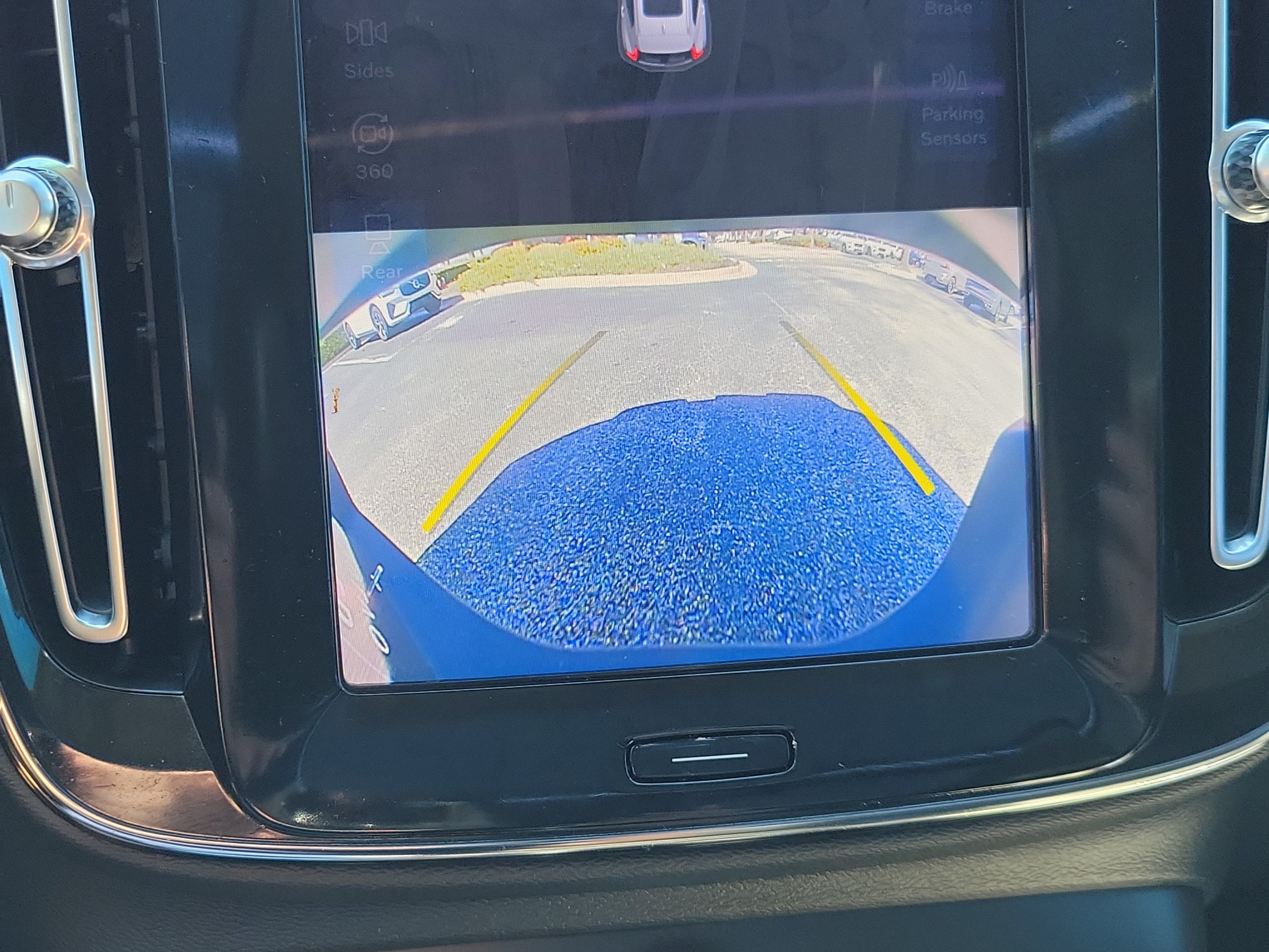 2023 Volvo XC40 Plus Bright Theme