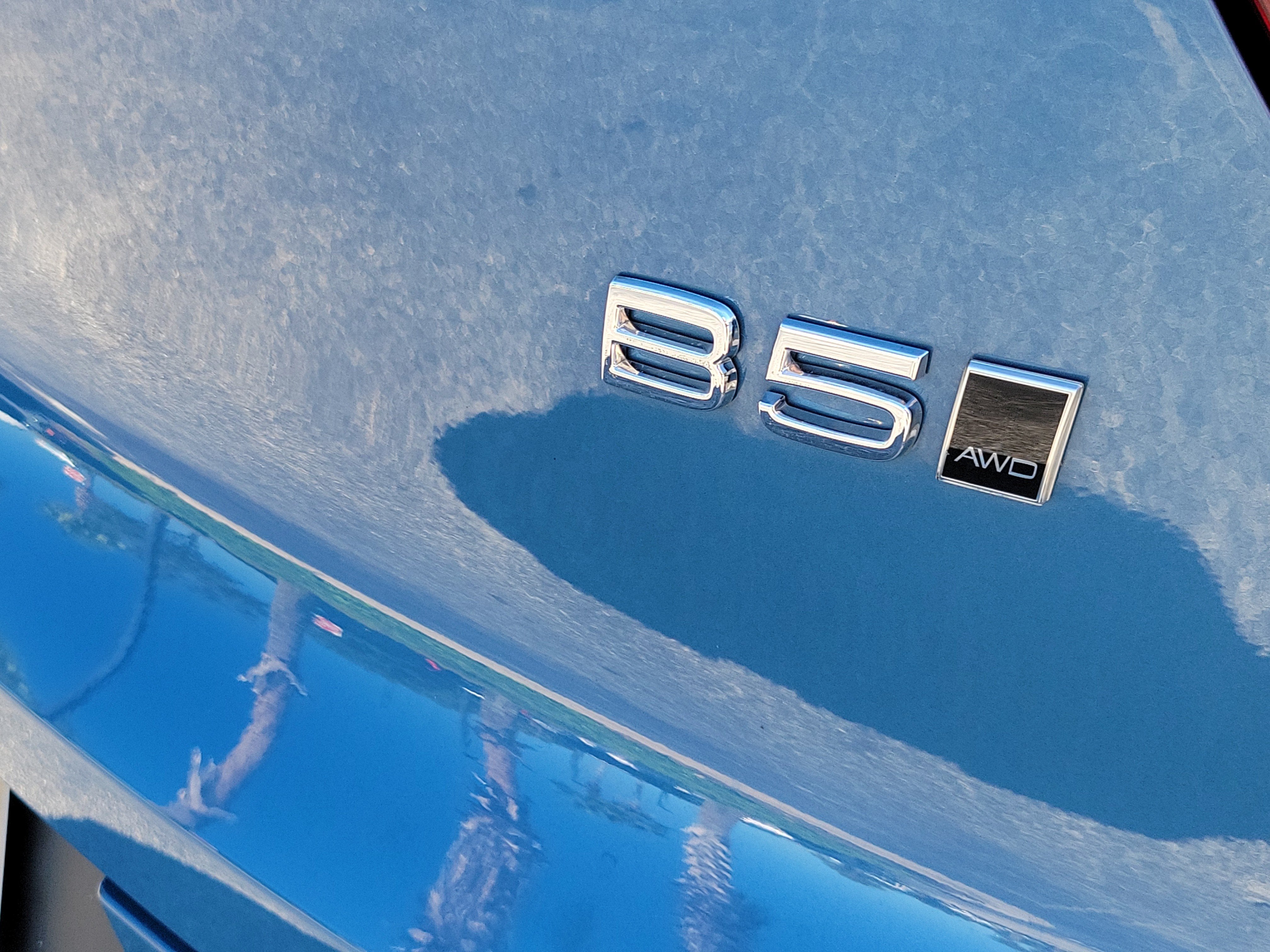 2023 Volvo XC40 Plus Bright Theme
