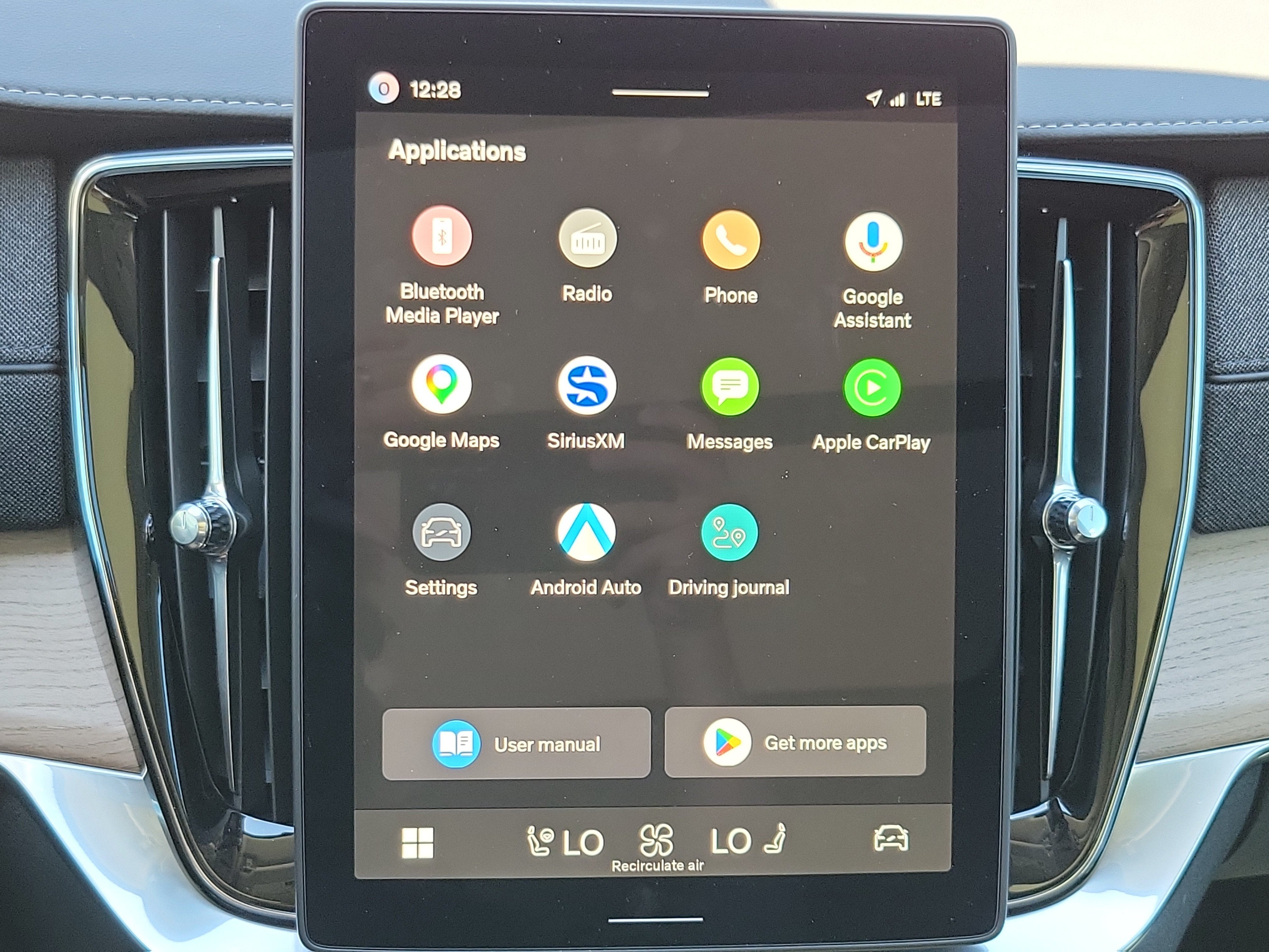 2026 Volvo XC90 Core