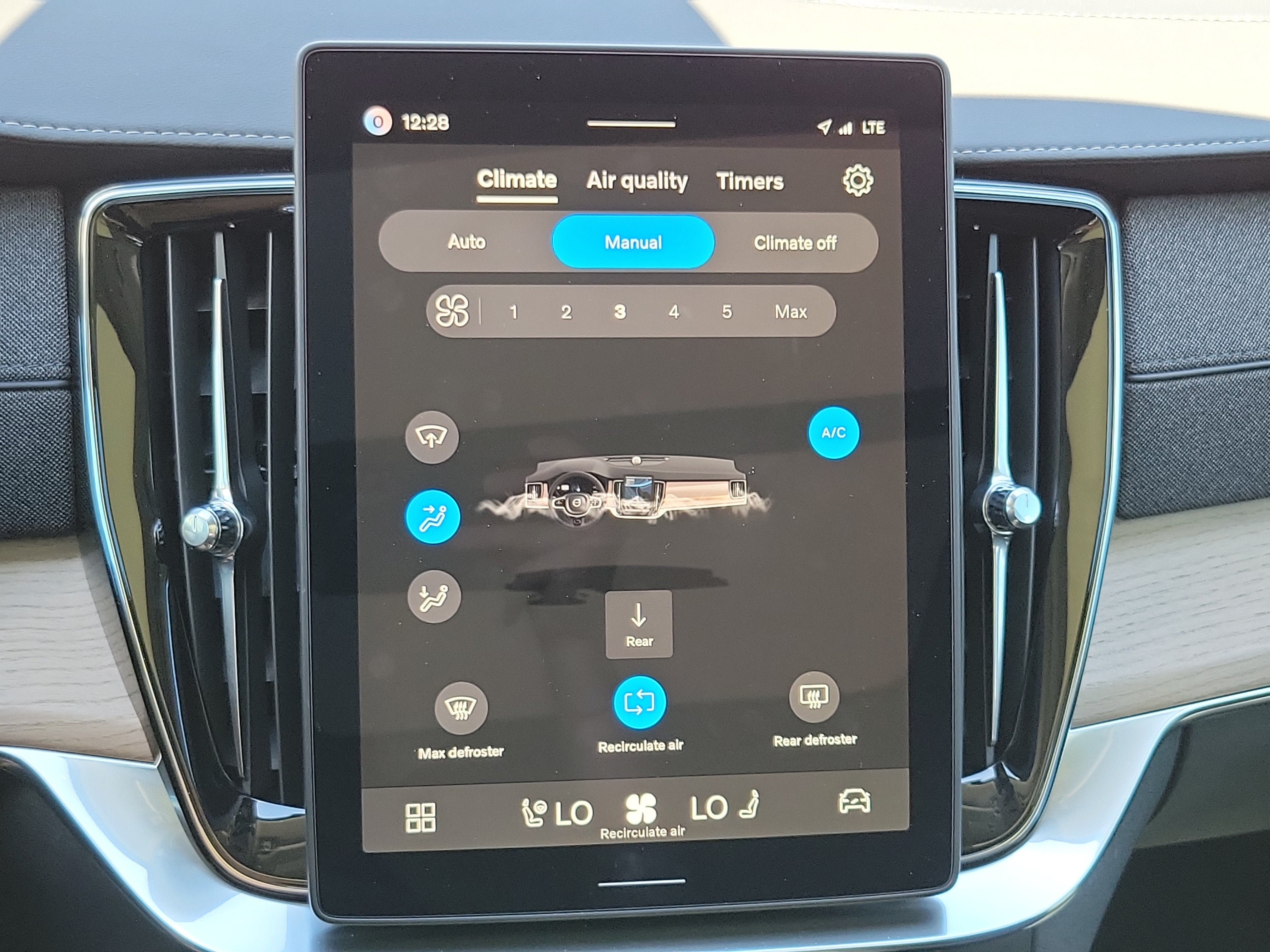 2026 Volvo XC90 Core
