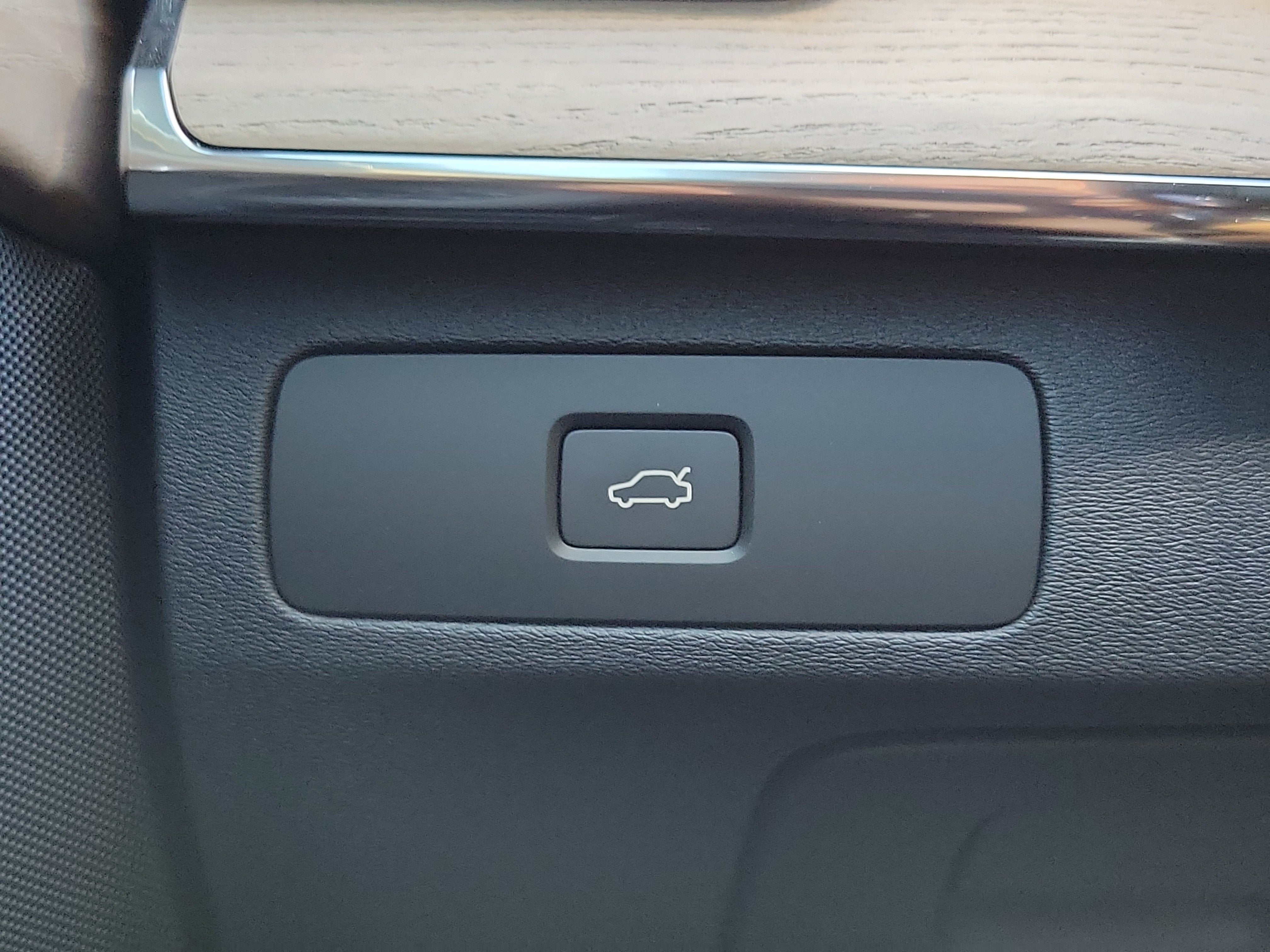 2026 Volvo XC90 Core