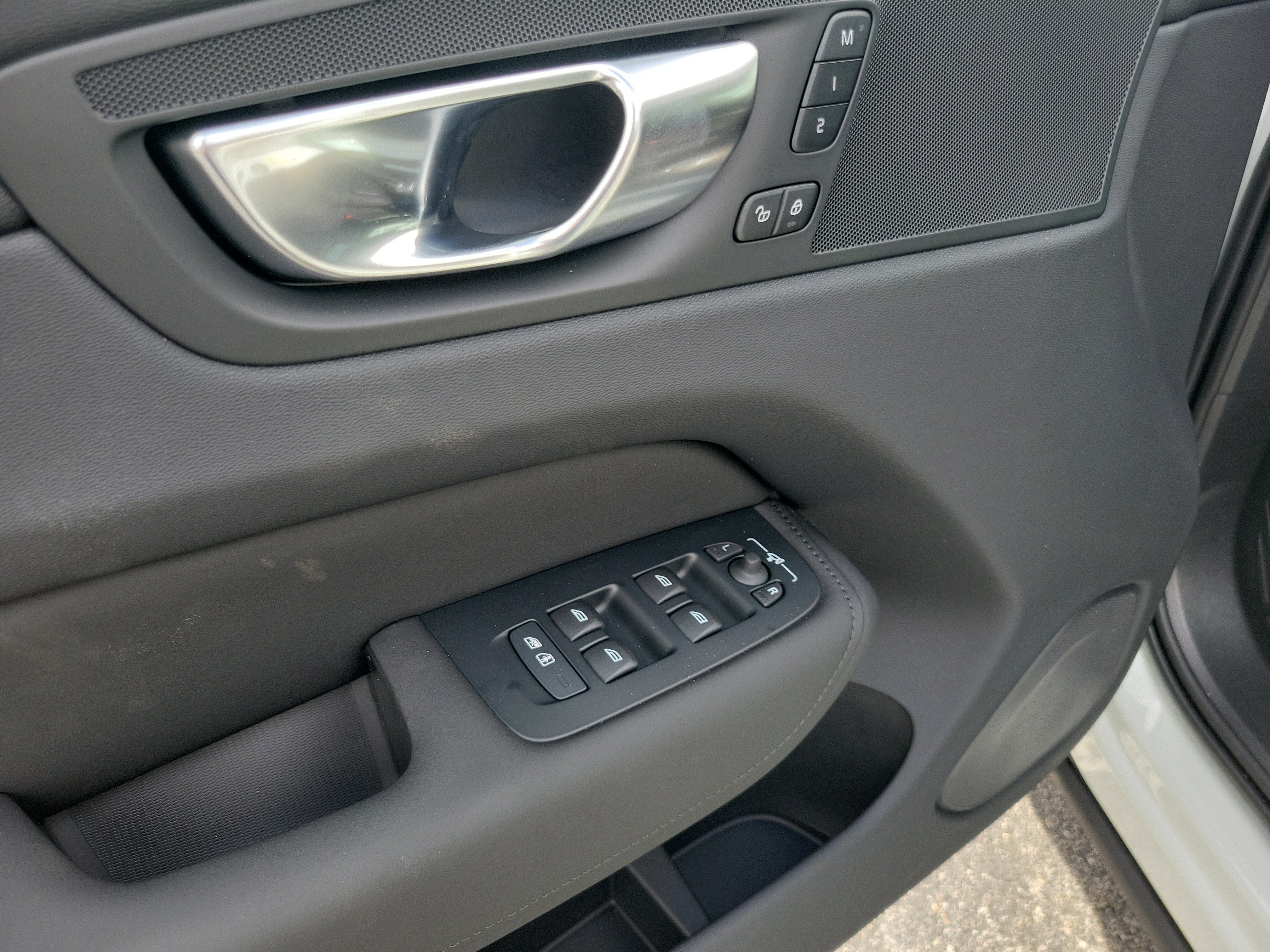2026 Volvo XC60 Plus