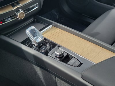 2026 Volvo XC60 Plus