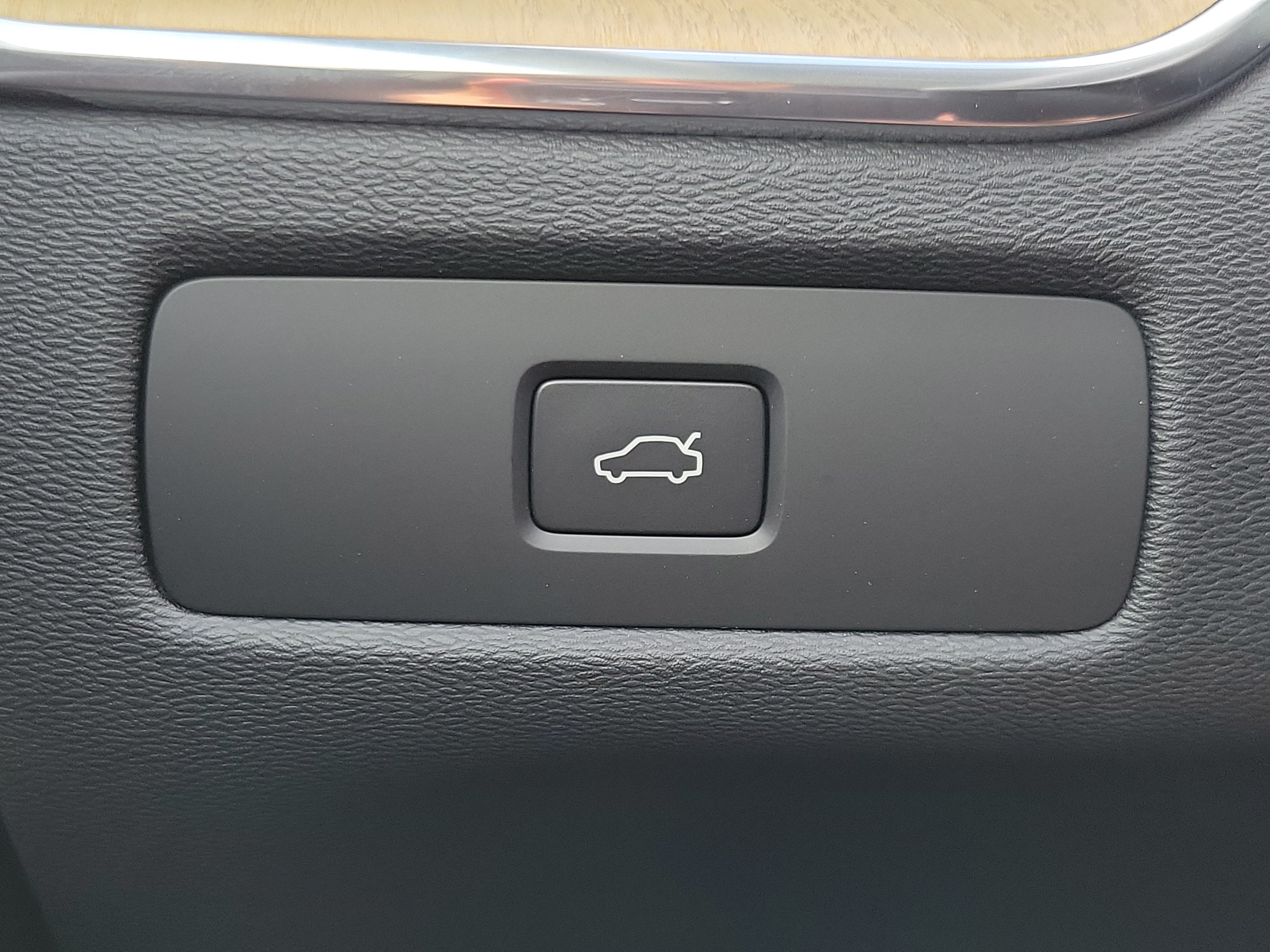 2026 Volvo XC60 Plus