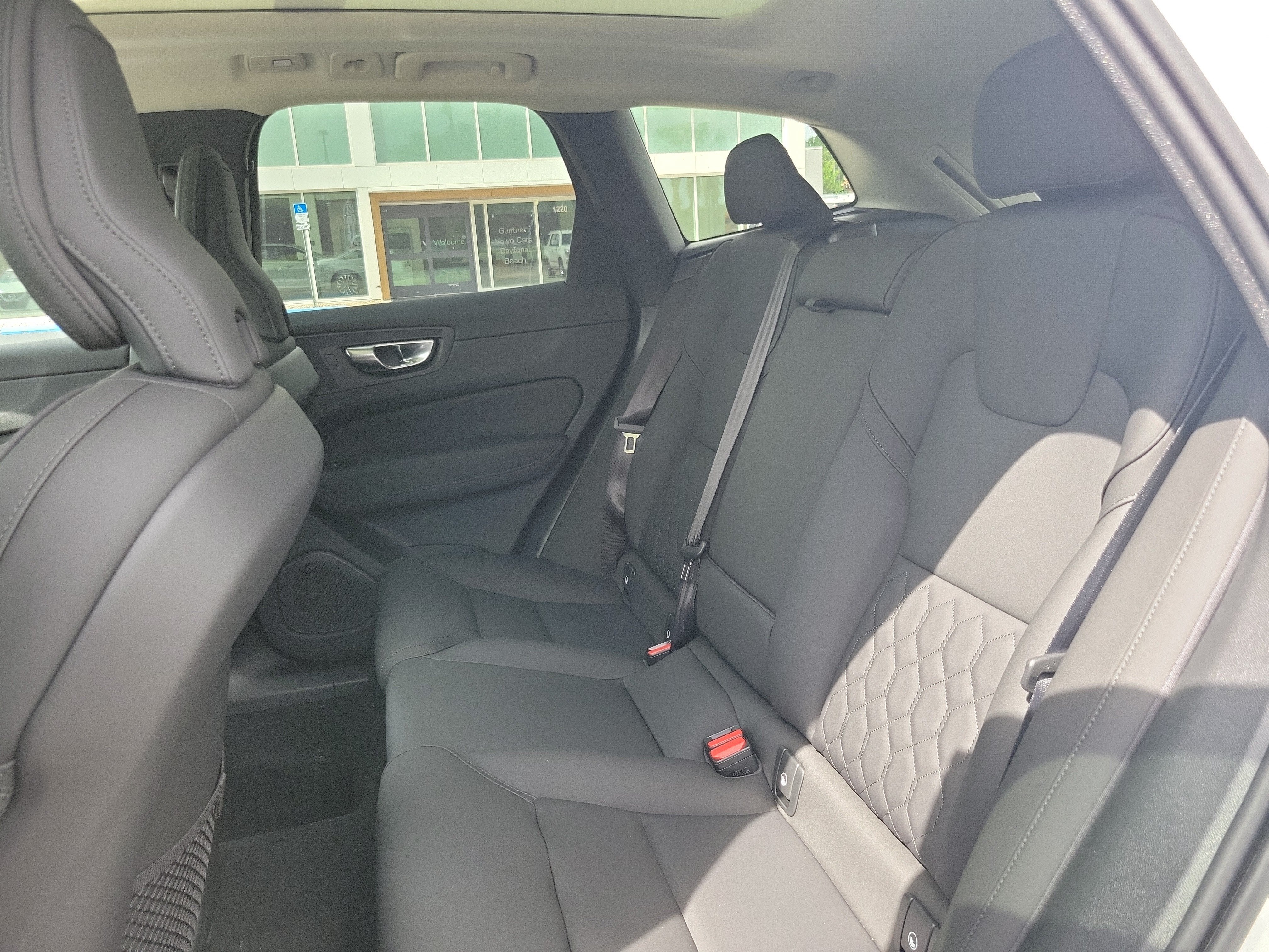 2026 Volvo XC60 Plus
