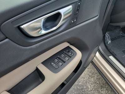 2026 Volvo XC60 Plus