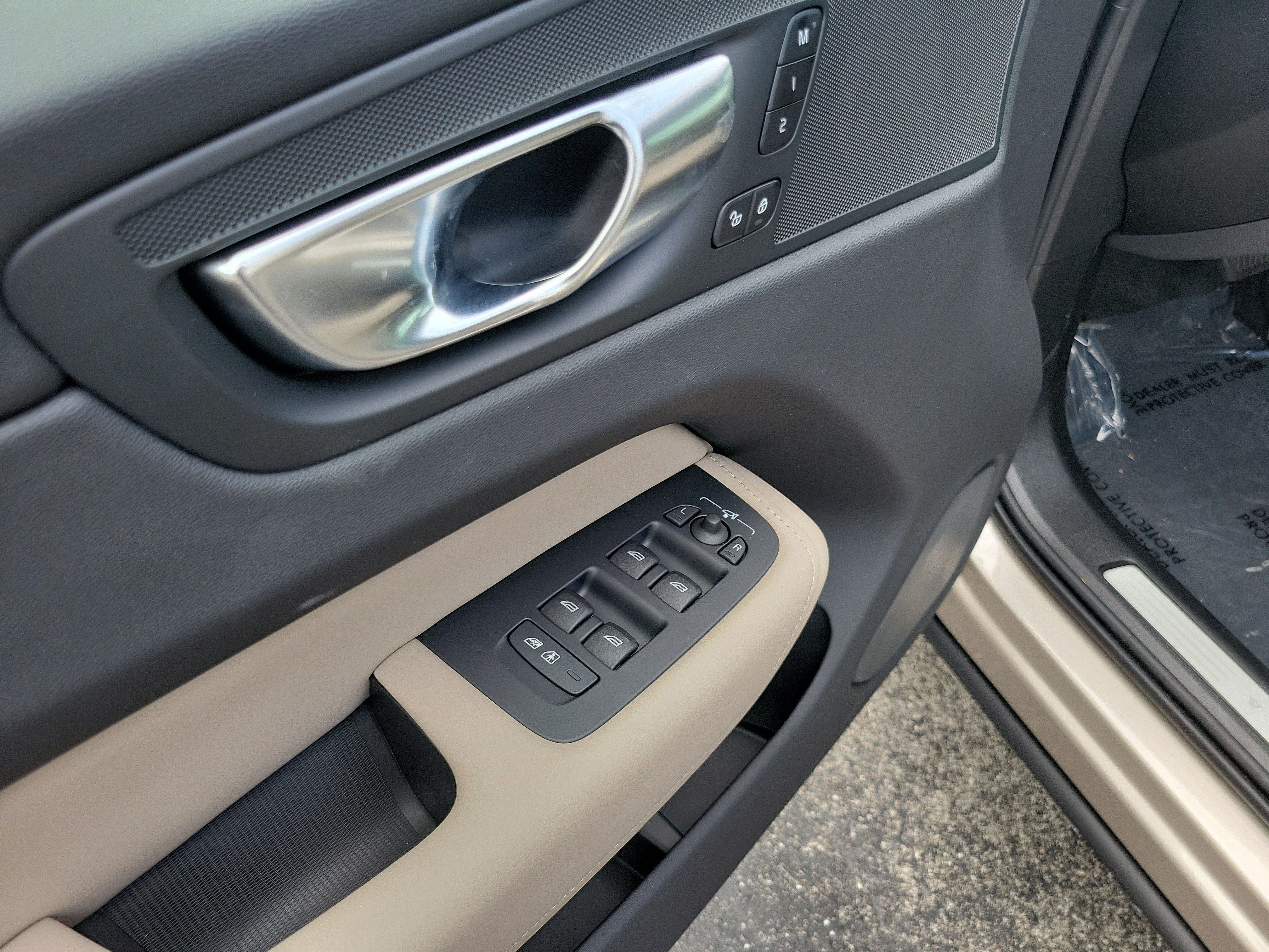 2026 Volvo XC60 Plus
